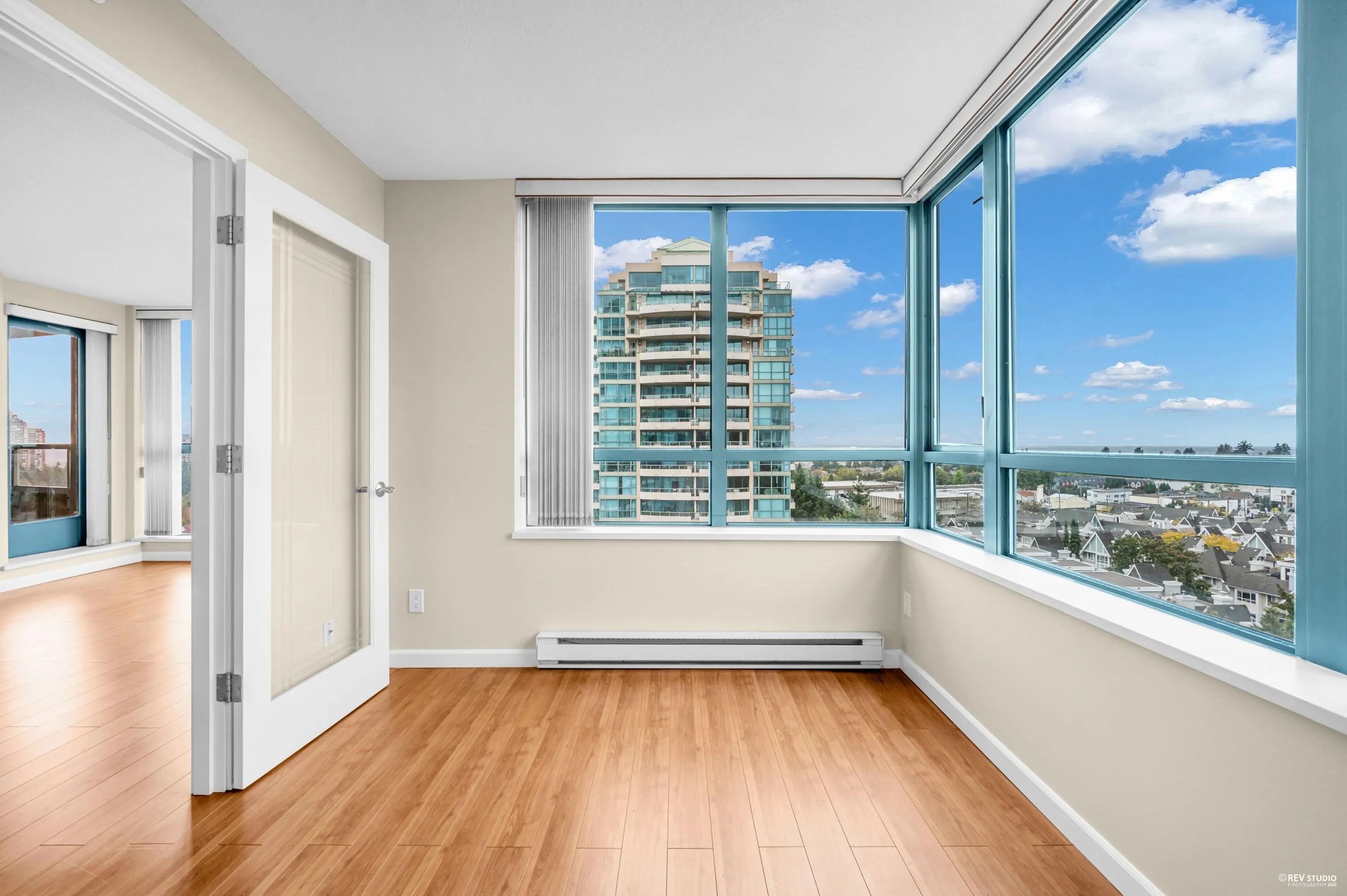 1104 6611 Southoaks Crescent