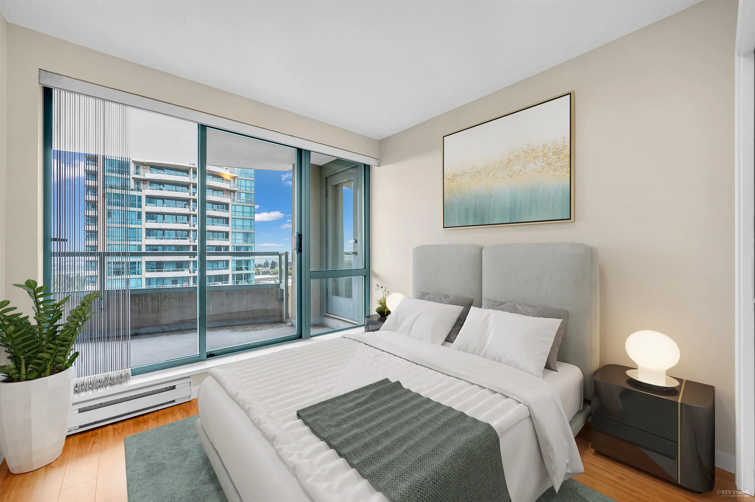 1104 6611 Southoaks Crescent
