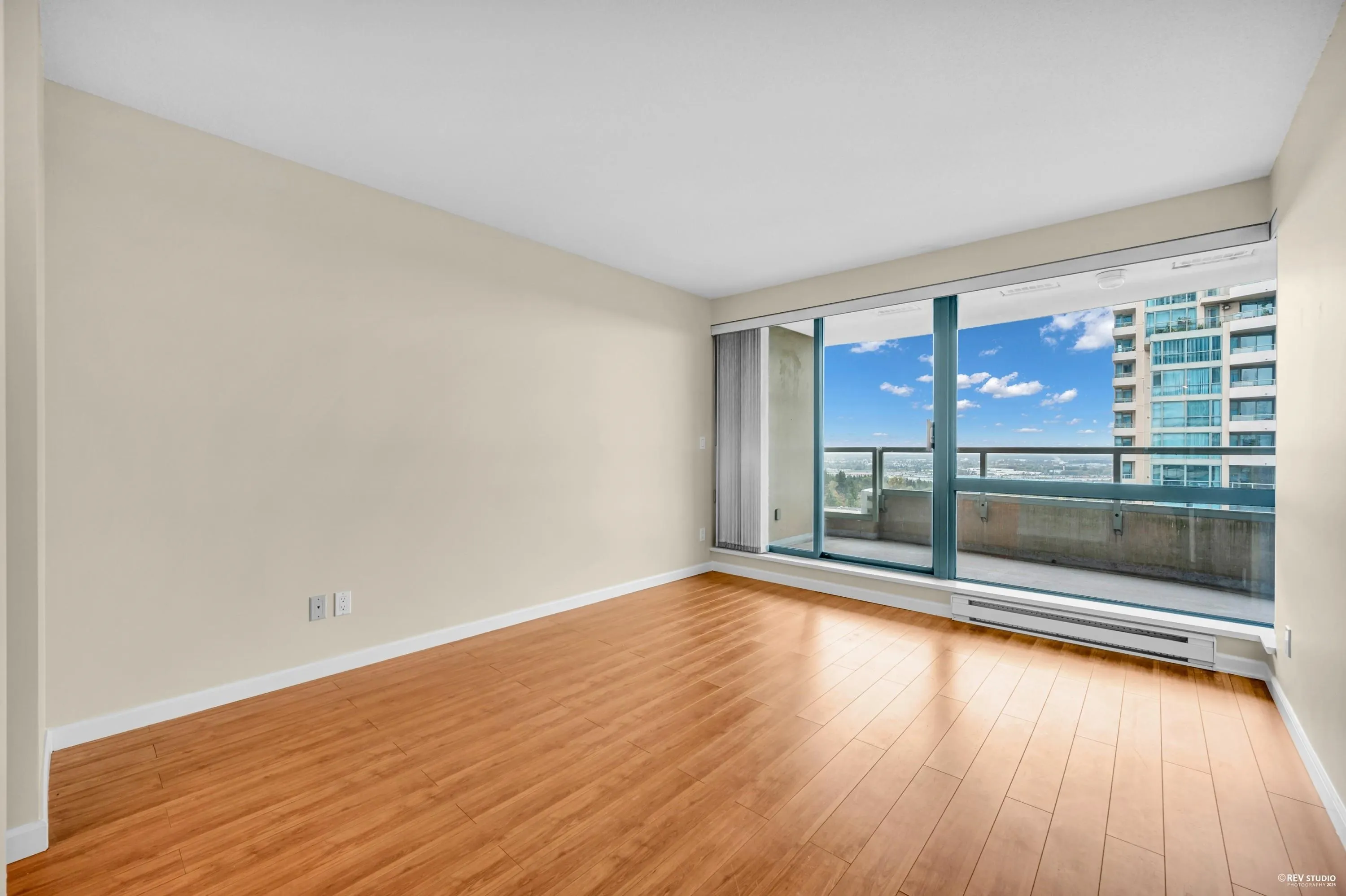 1104 6611 Southoaks Crescent