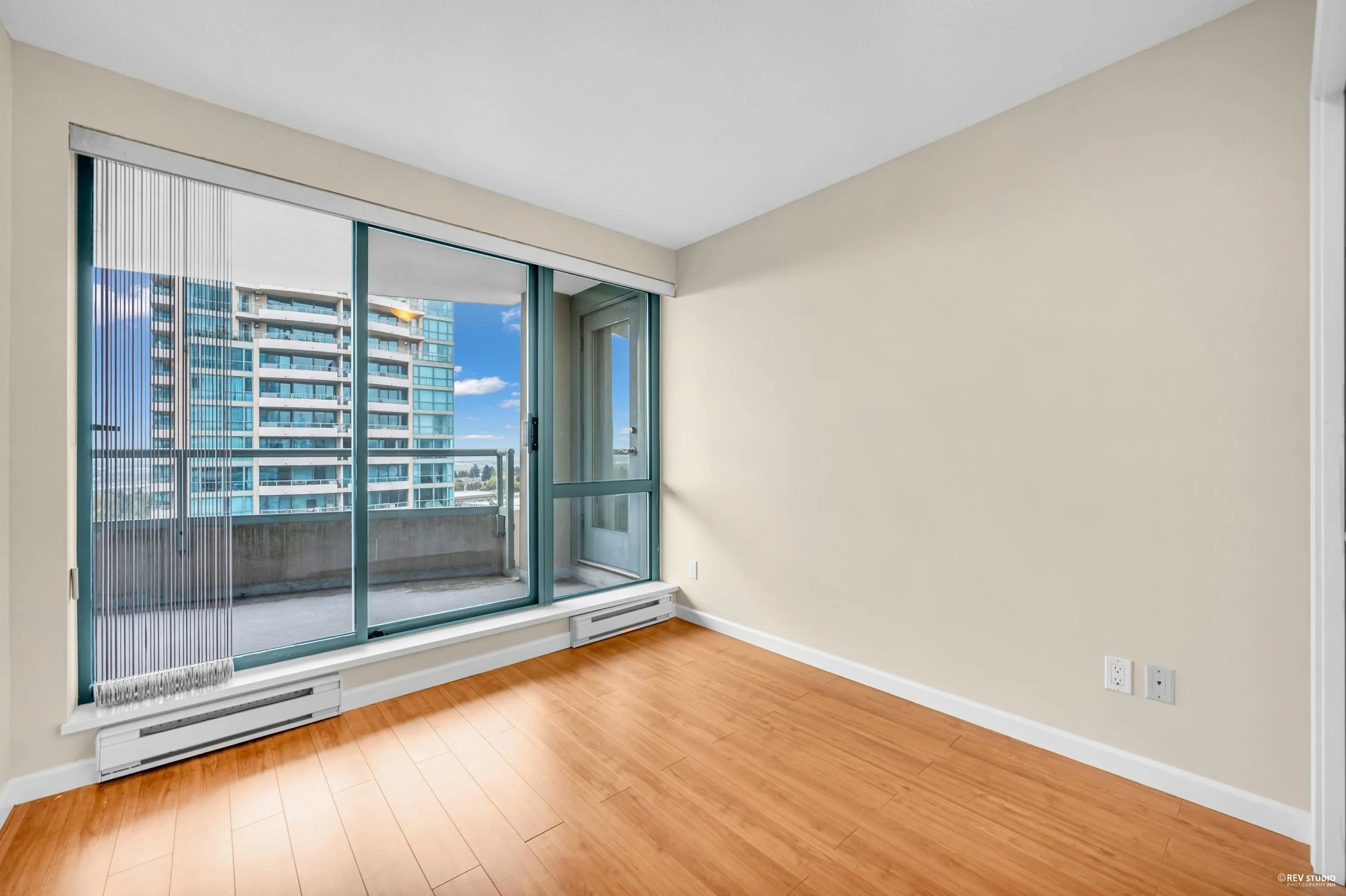 1104 6611 Southoaks Crescent