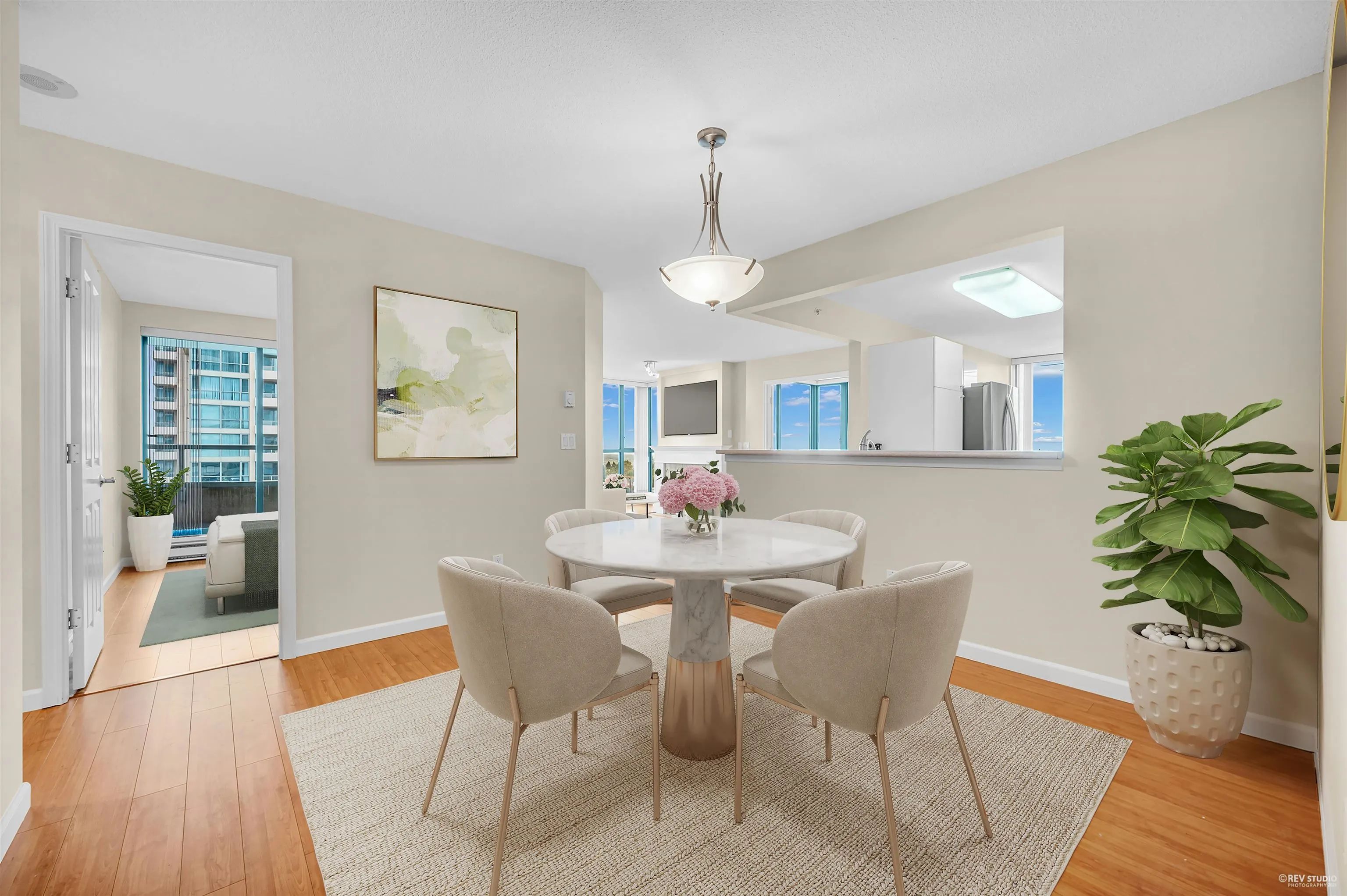 1104 6611 Southoaks Crescent