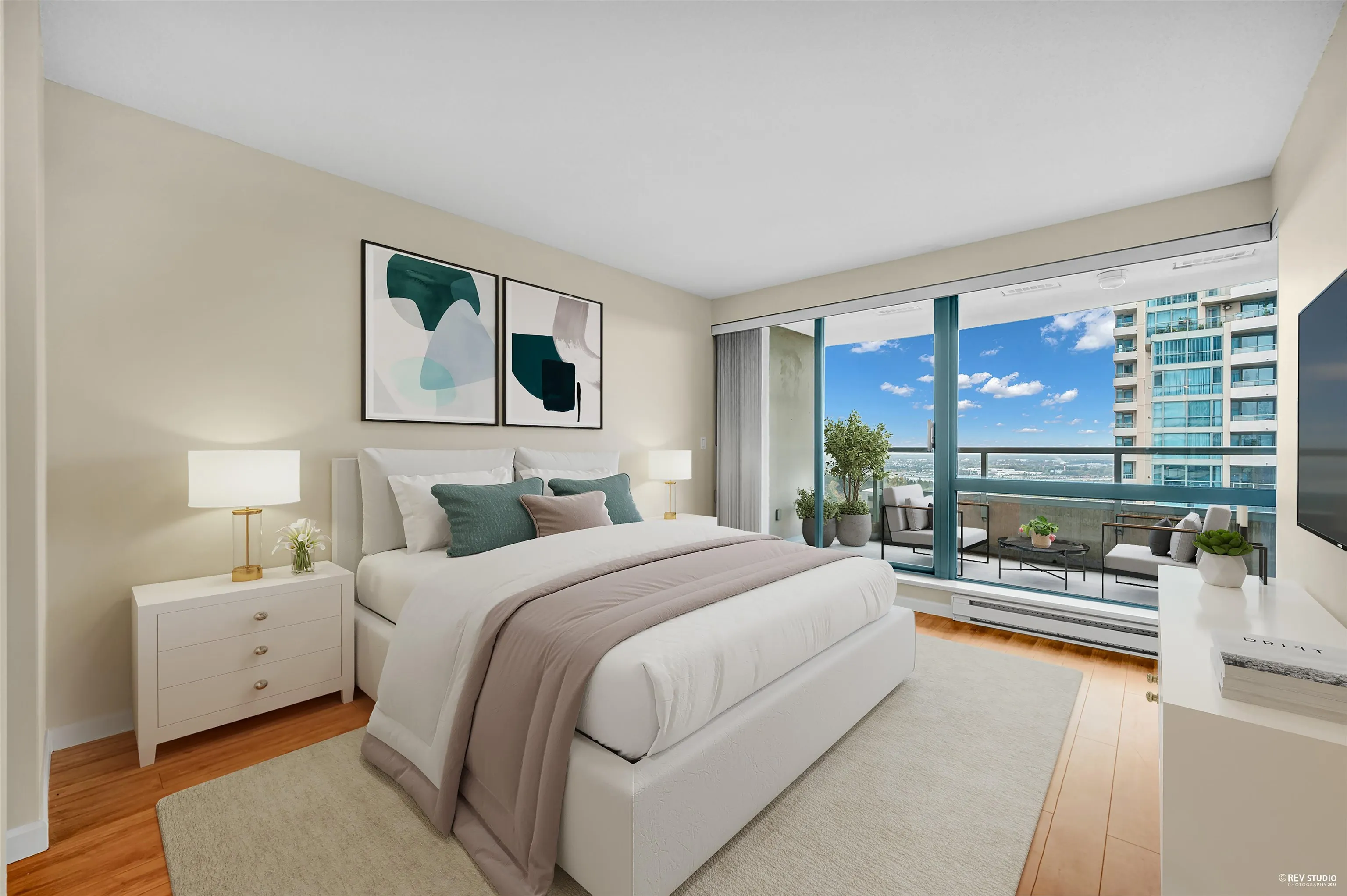 1104 6611 Southoaks Crescent