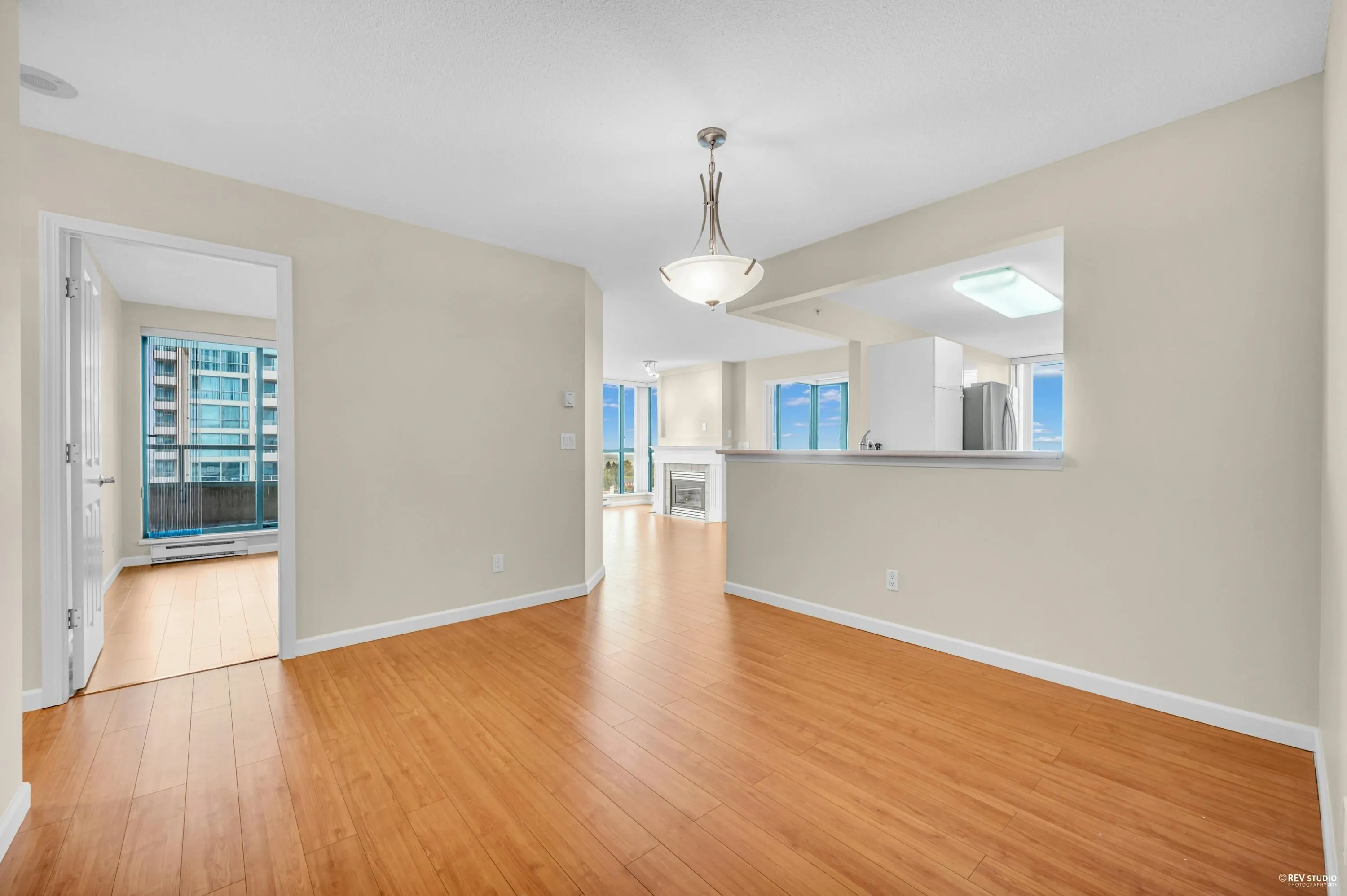 1104 6611 Southoaks Crescent