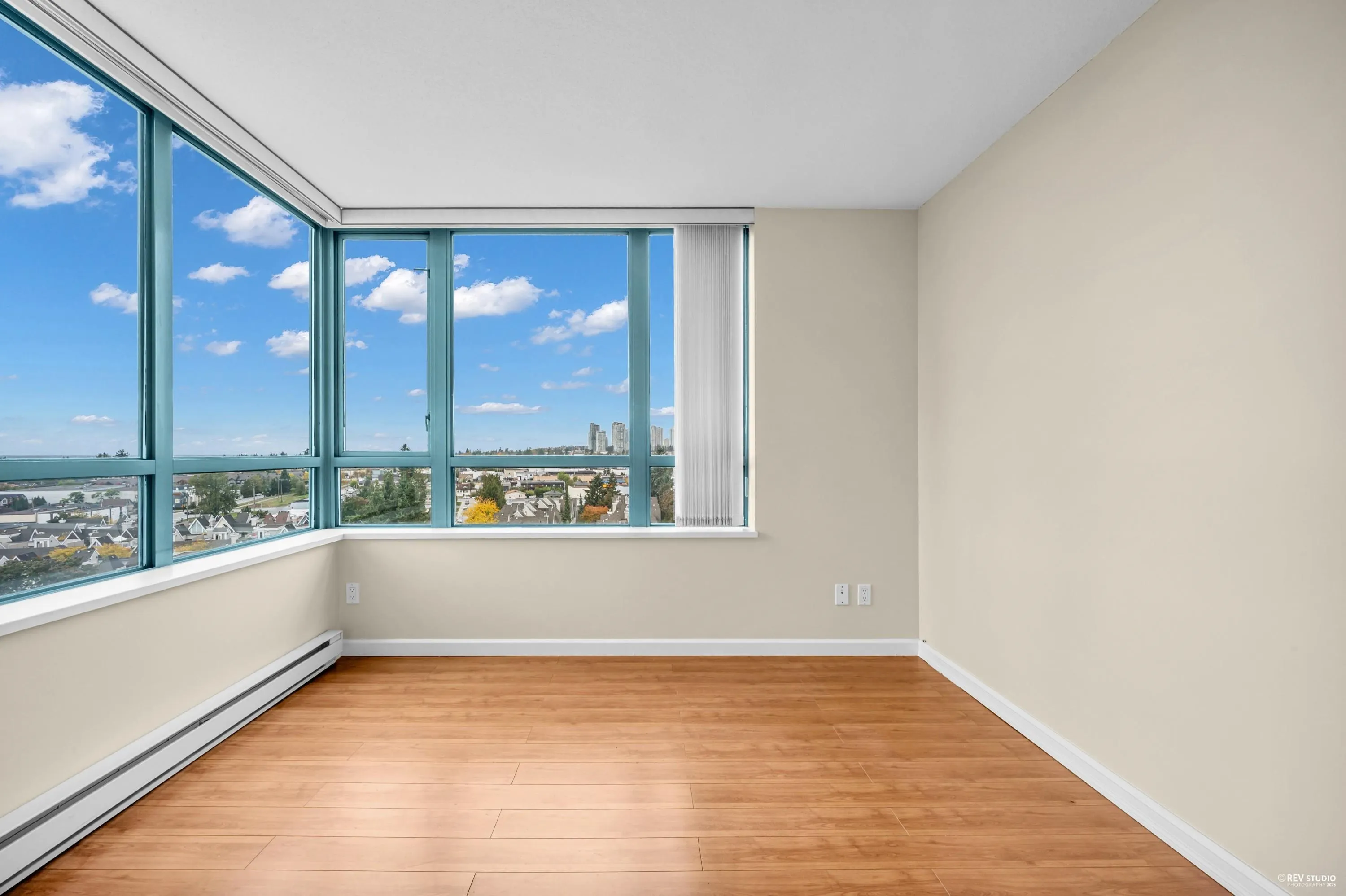 1104 6611 Southoaks Crescent