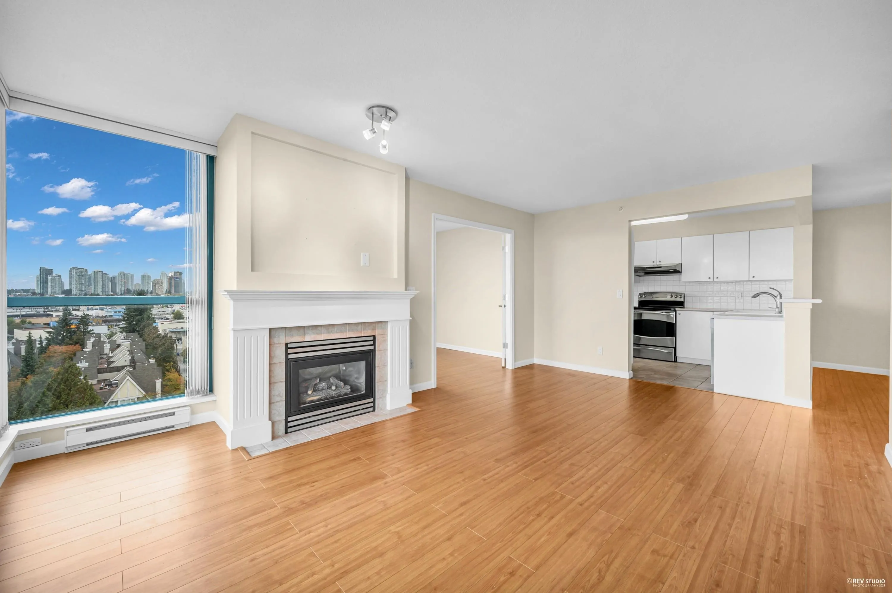 1104 6611 Southoaks Crescent