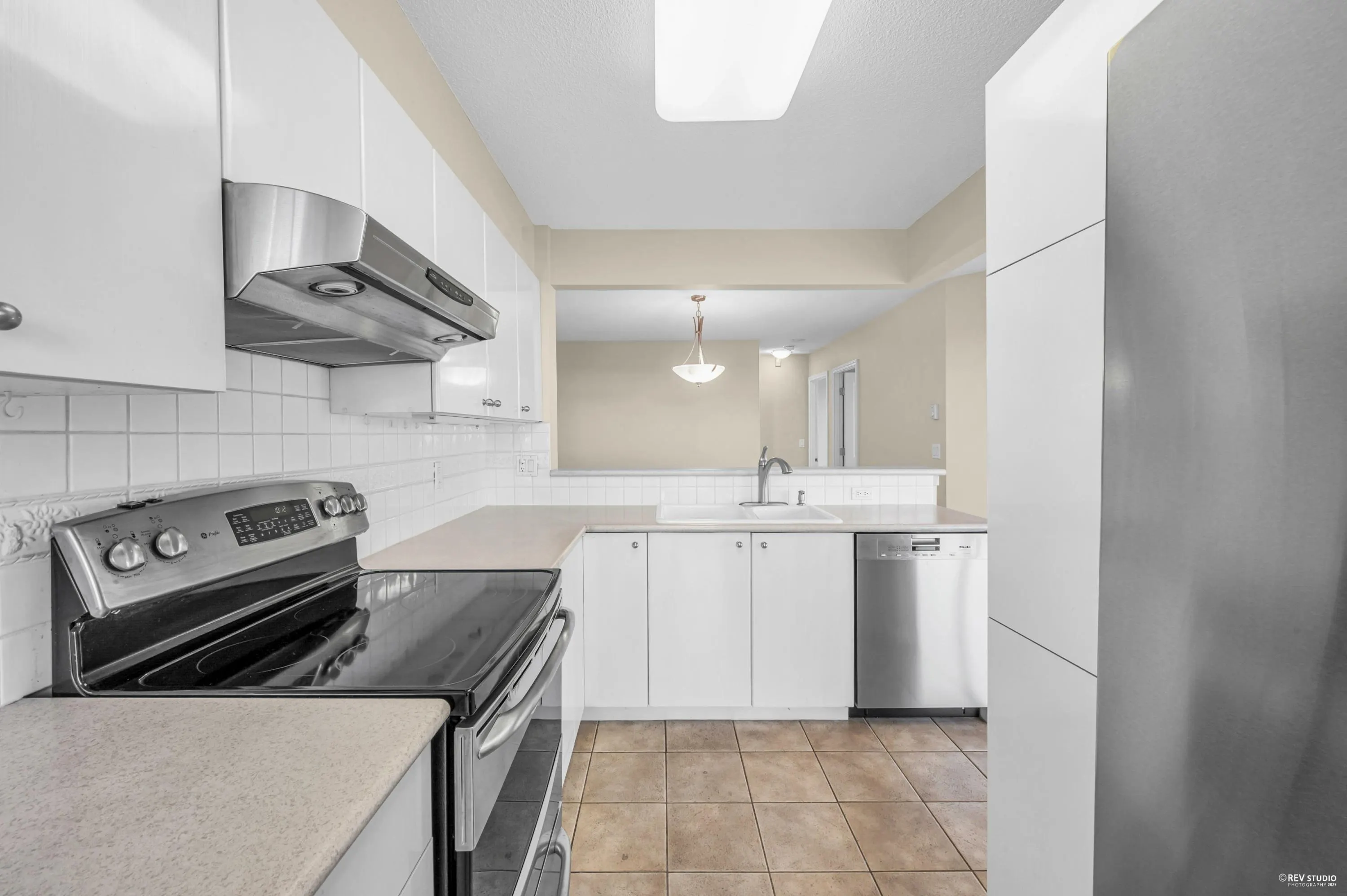 1104 6611 Southoaks Crescent