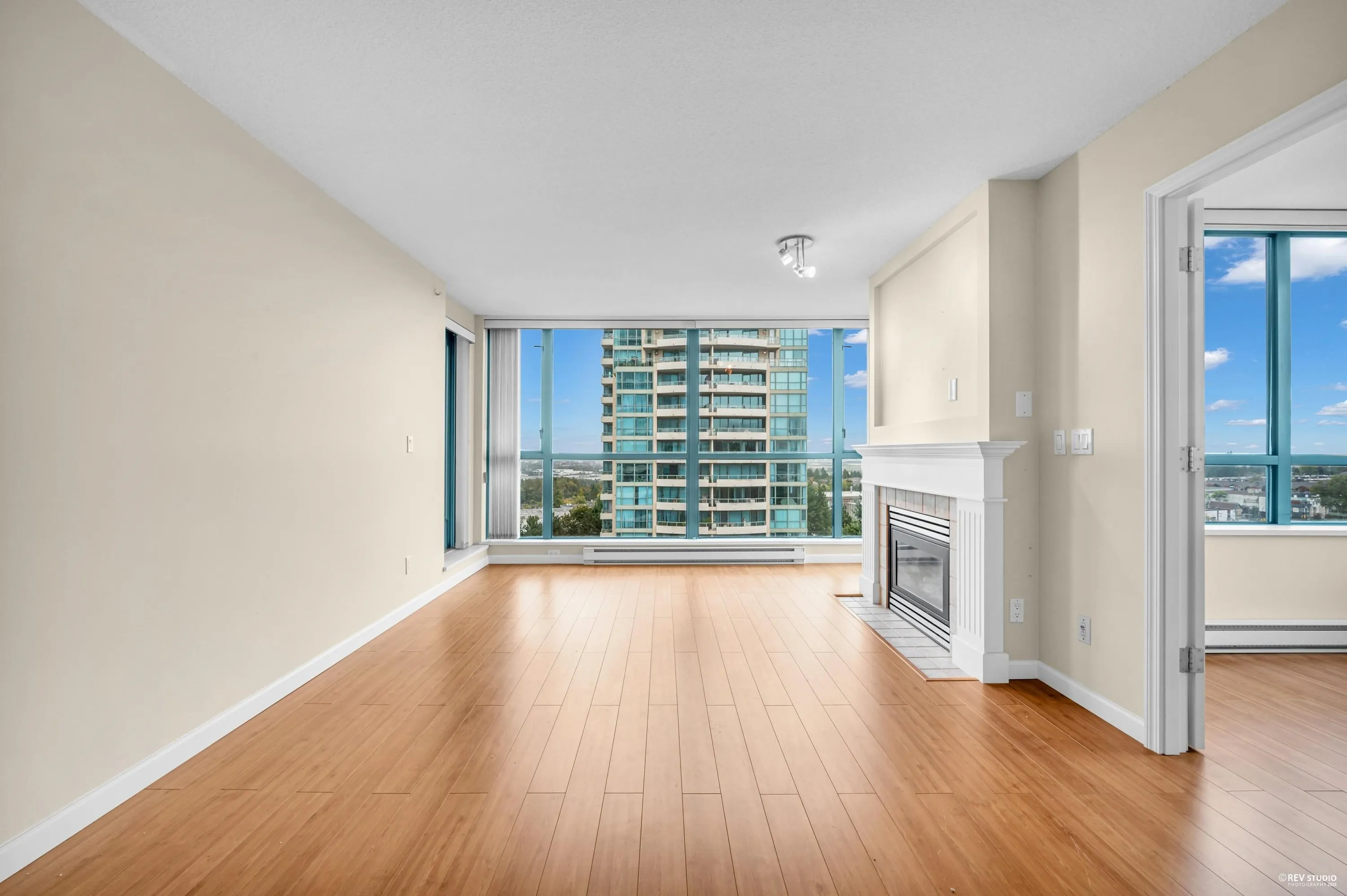 1104 6611 Southoaks Crescent