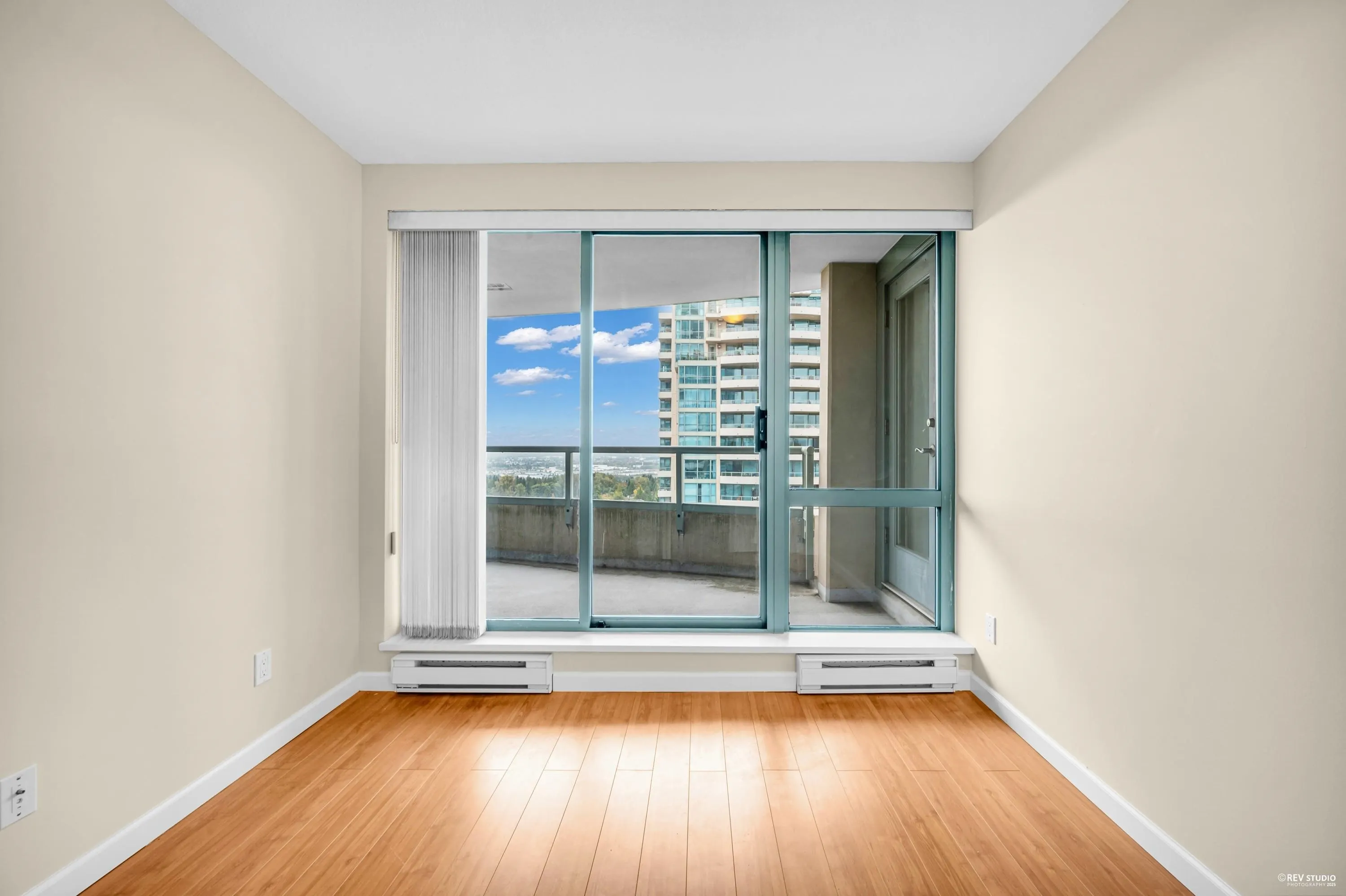 1104 6611 Southoaks Crescent