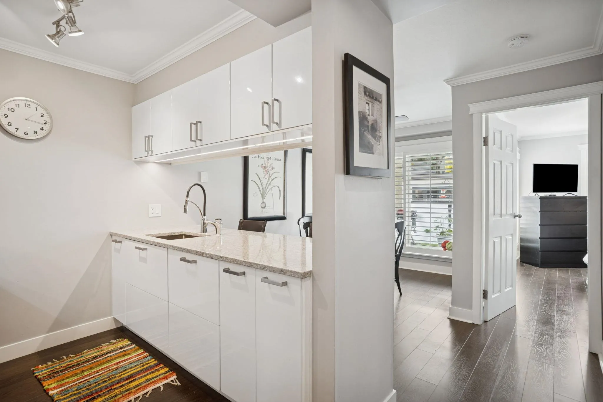 105 1554 Burnaby Street