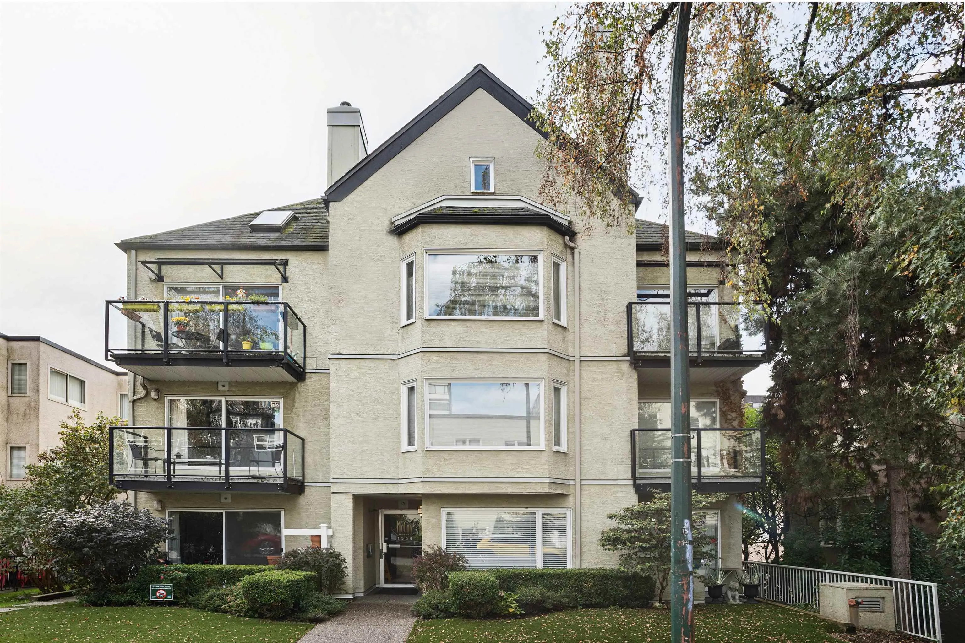 105 1554 Burnaby Street