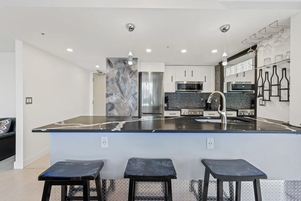 183 Keefer Place