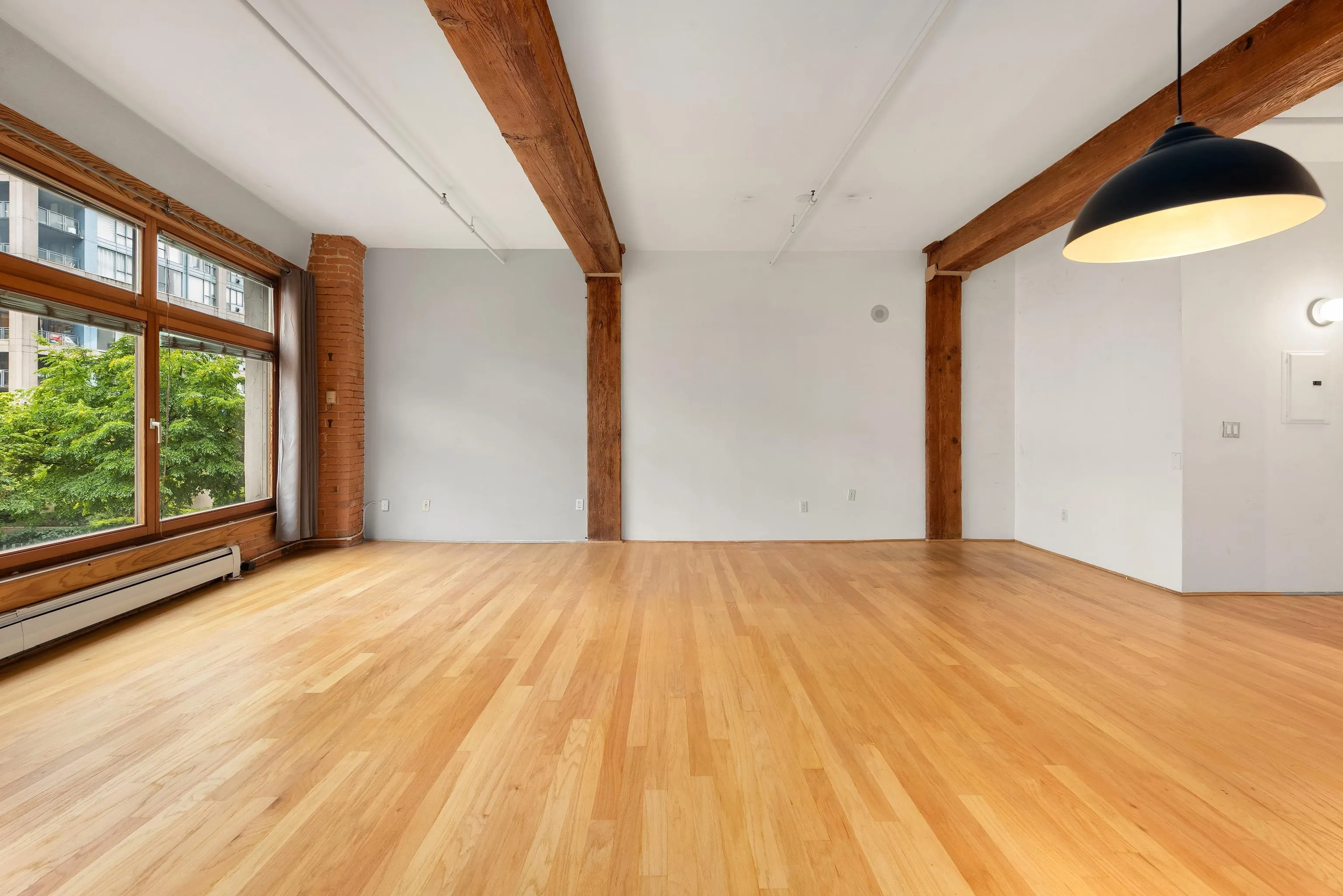 406 518 Beatty Street