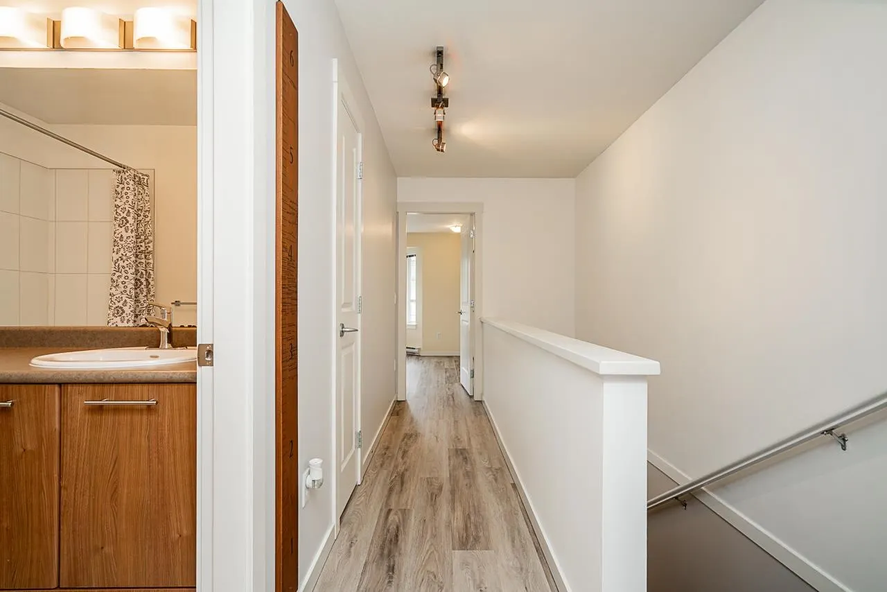 40 2418 Avon Place