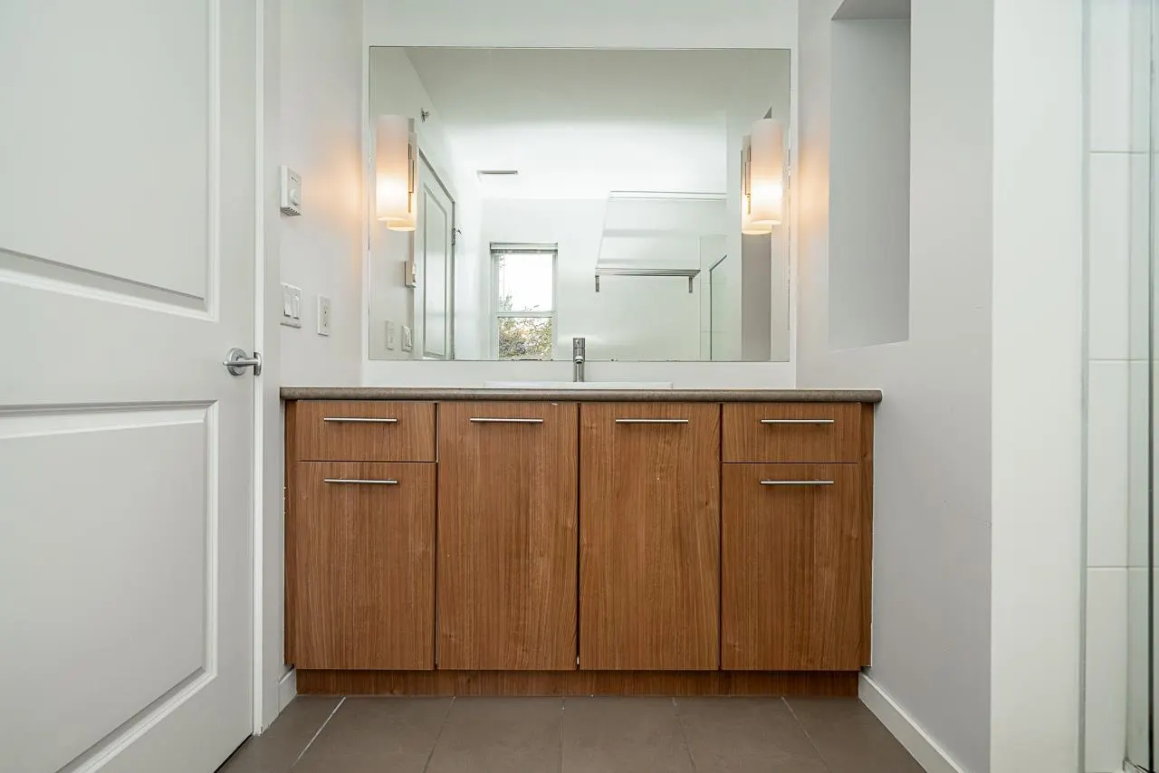 40 2418 Avon Place