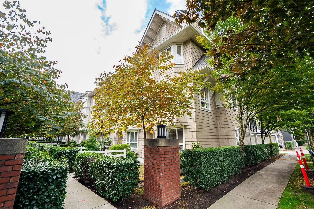 40 2418 Avon Place