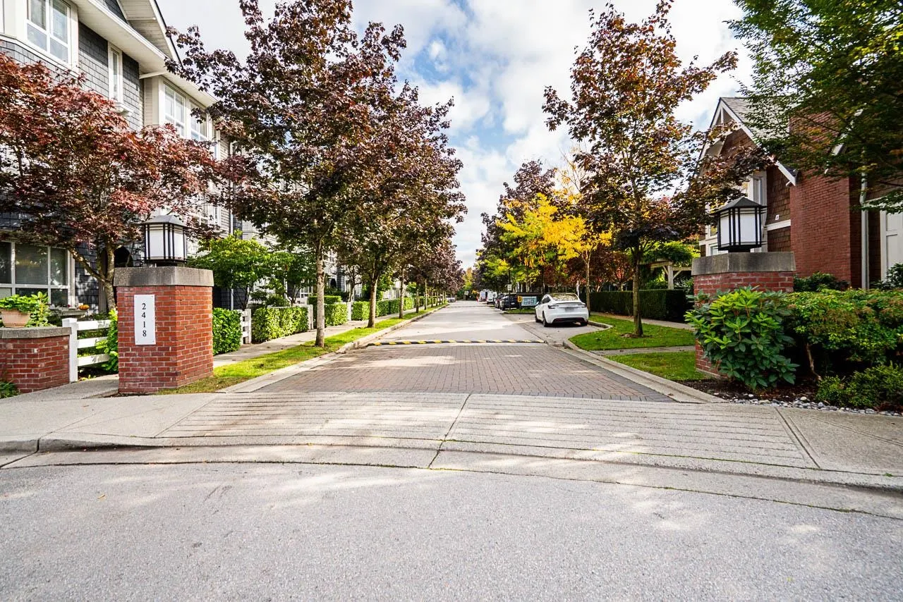 40 2418 Avon Place