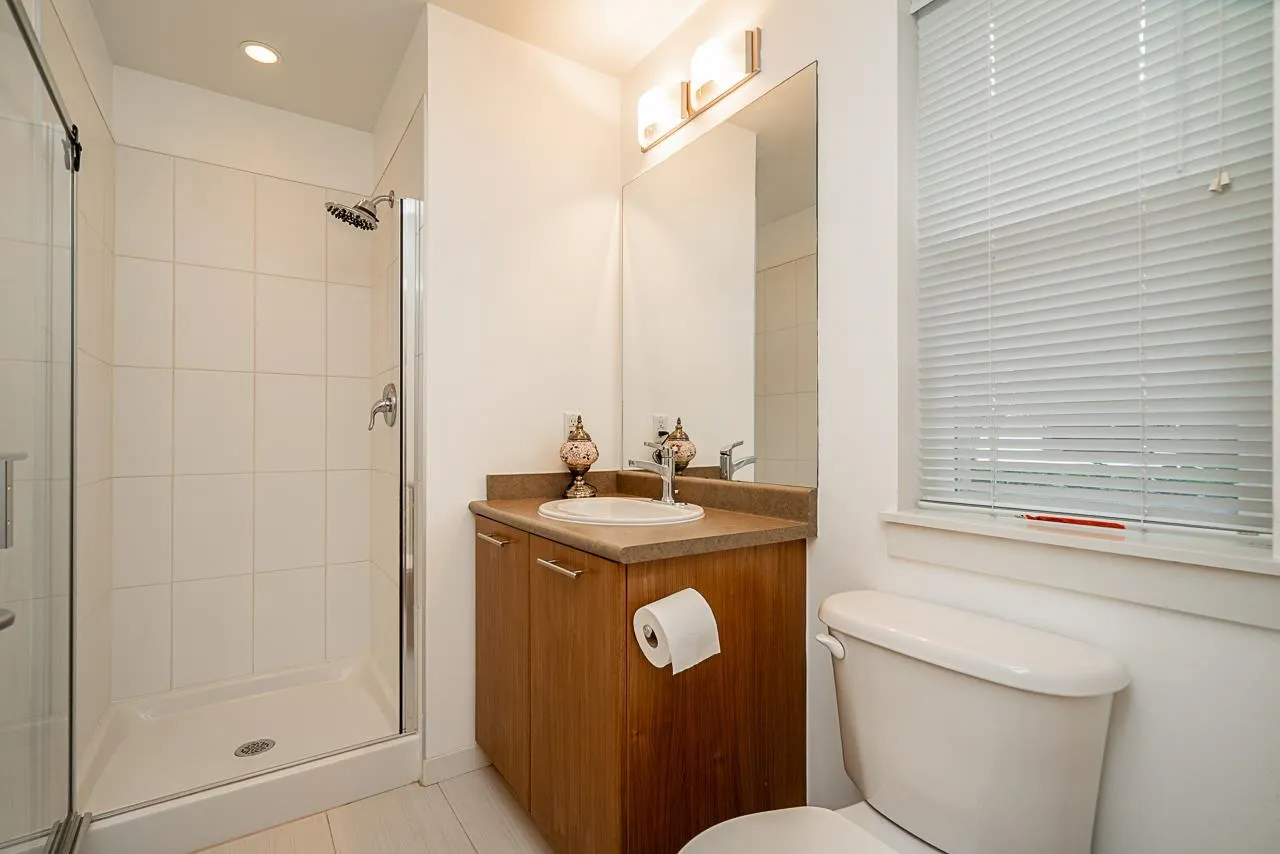 40 2418 Avon Place