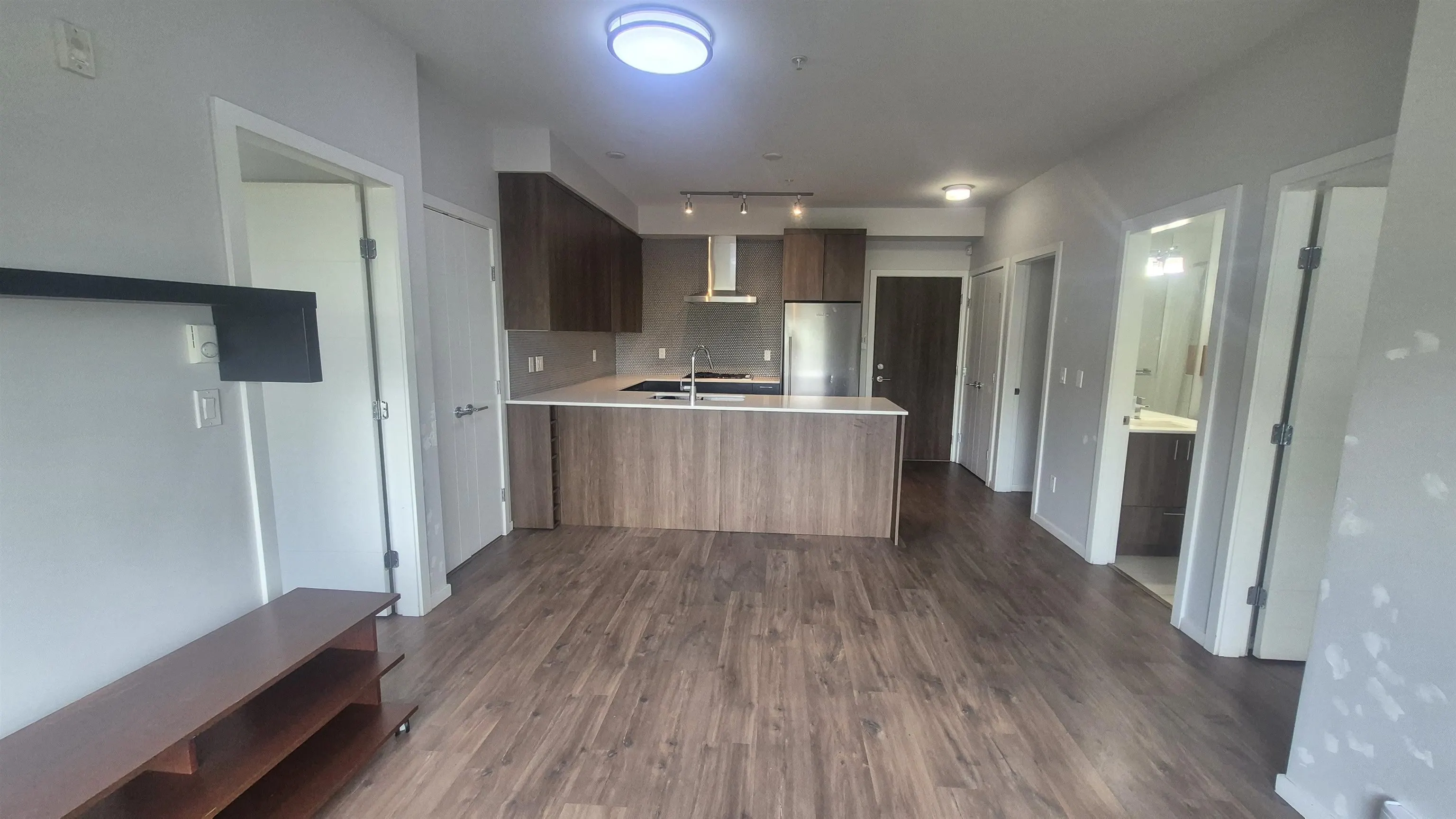 323 6283 Kingsway