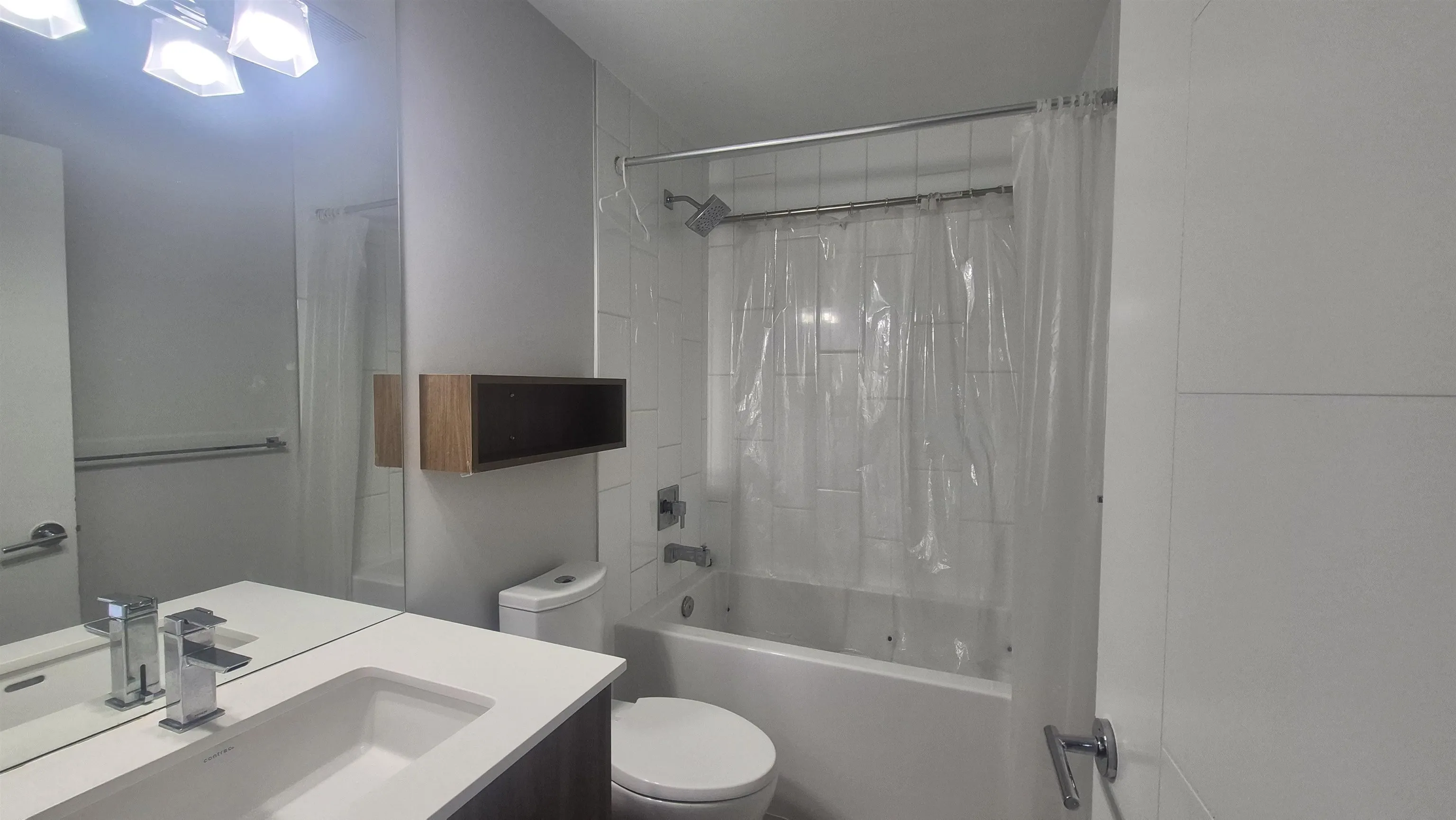 323 6283 Kingsway