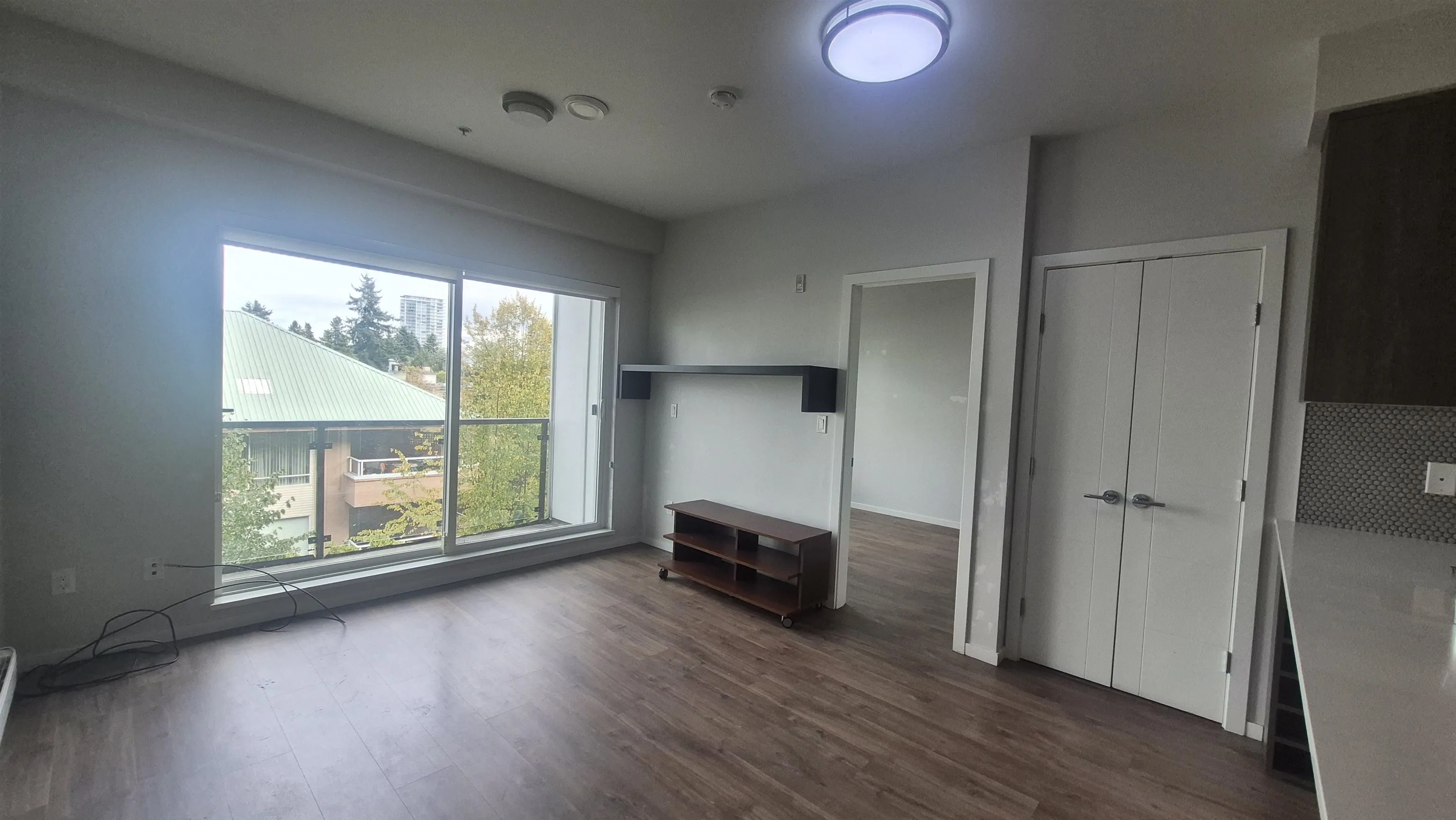 323 6283 Kingsway