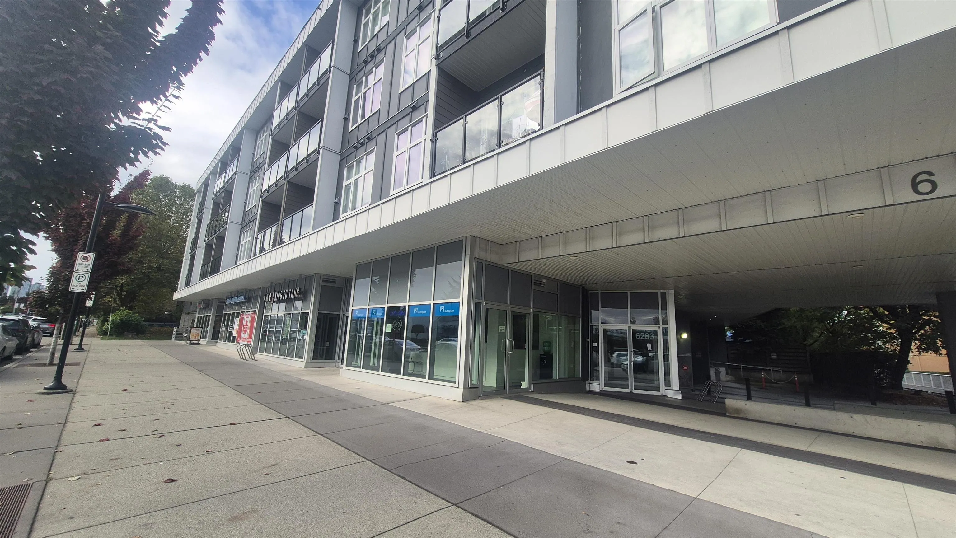 323 6283 Kingsway