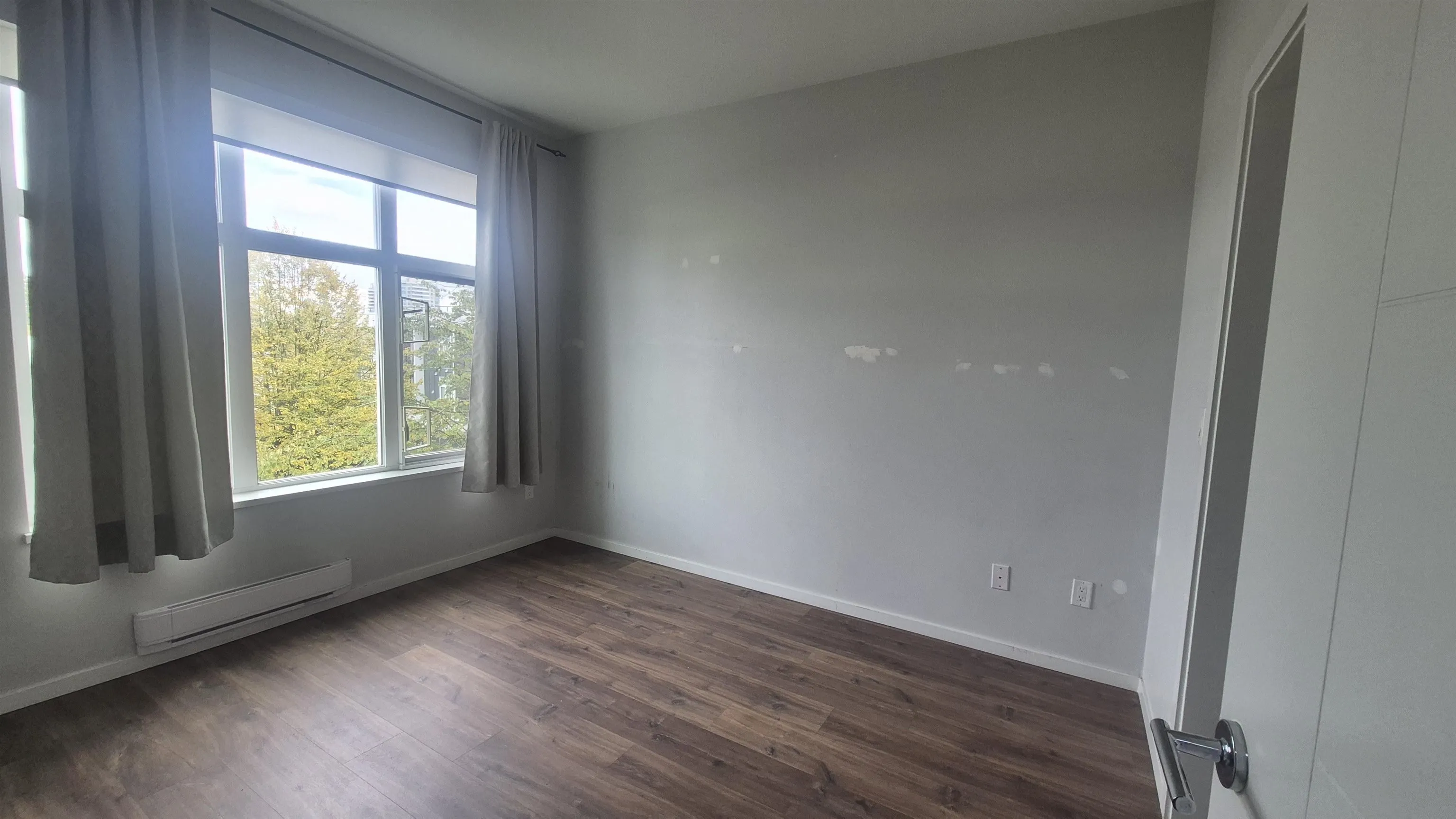 323 6283 Kingsway
