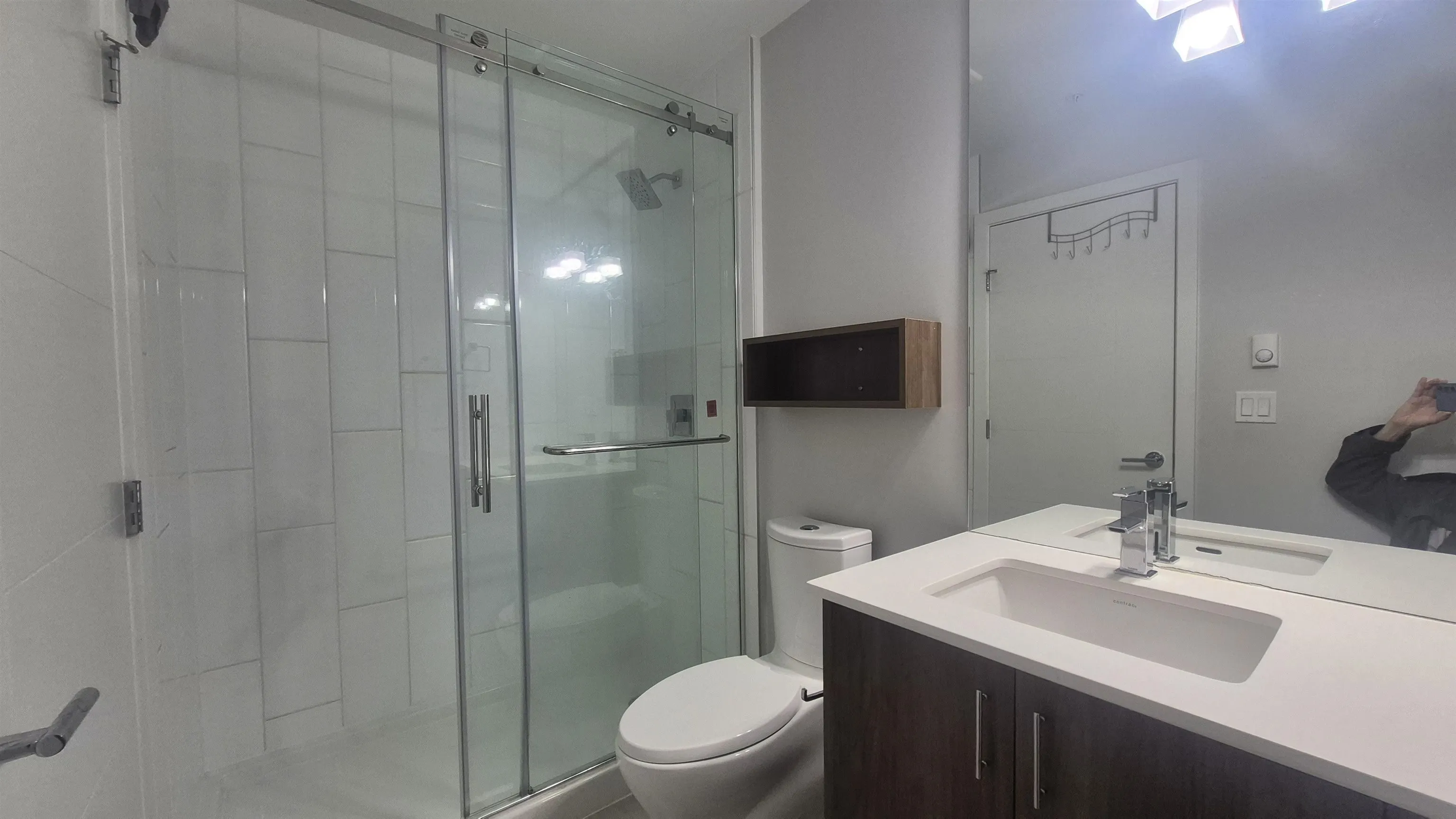 323 6283 Kingsway