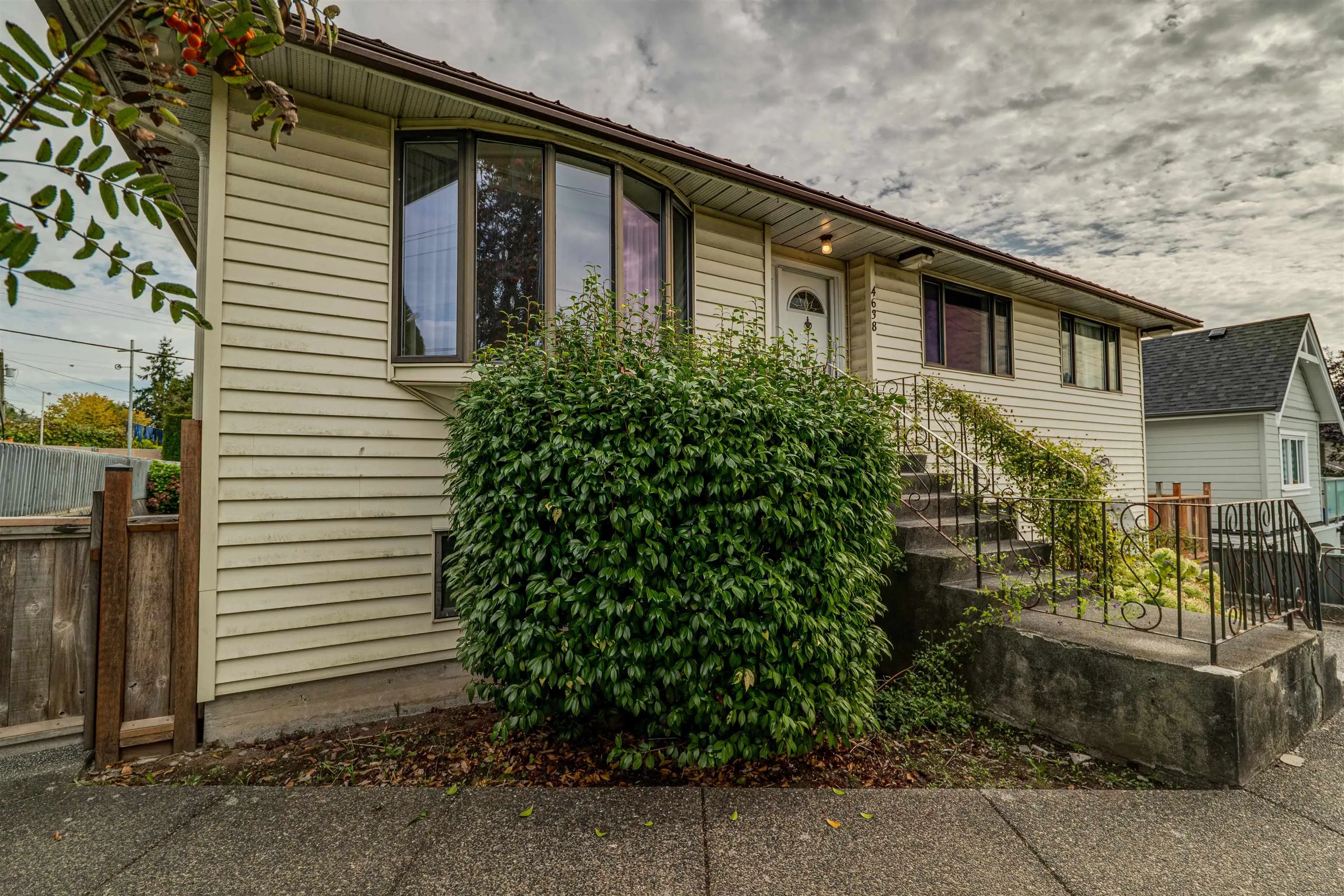 4638 Royal Oak Avenue