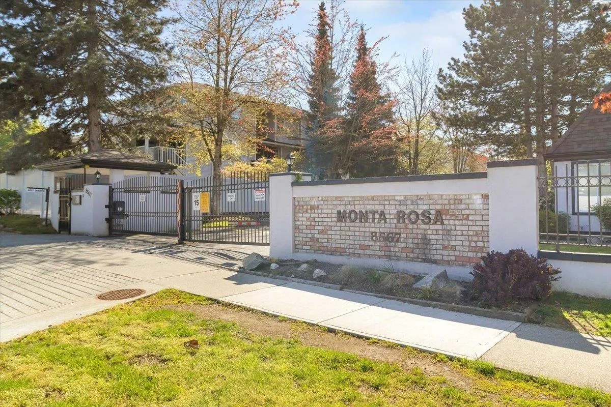 11 8567 164 Street