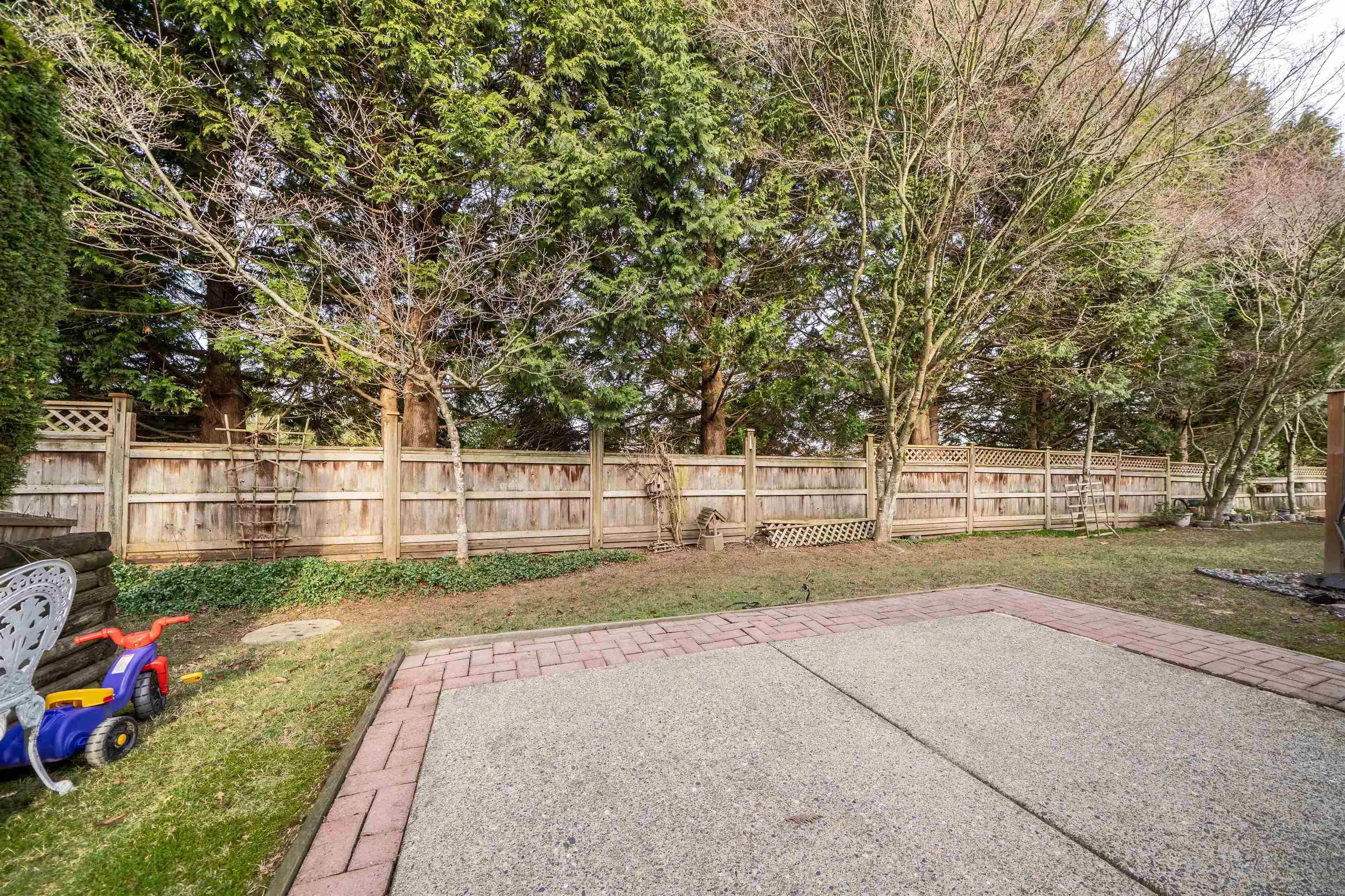 11 8567 164 Street