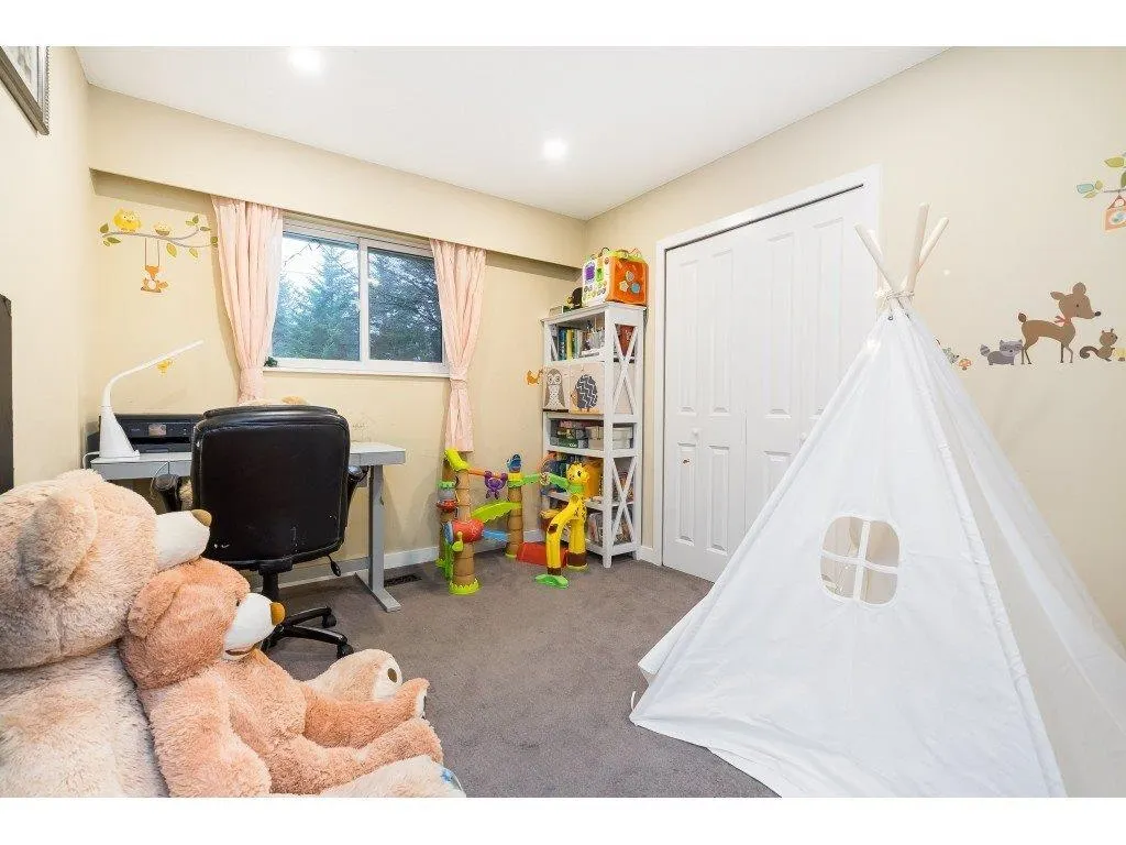 3228 Cedar Drive