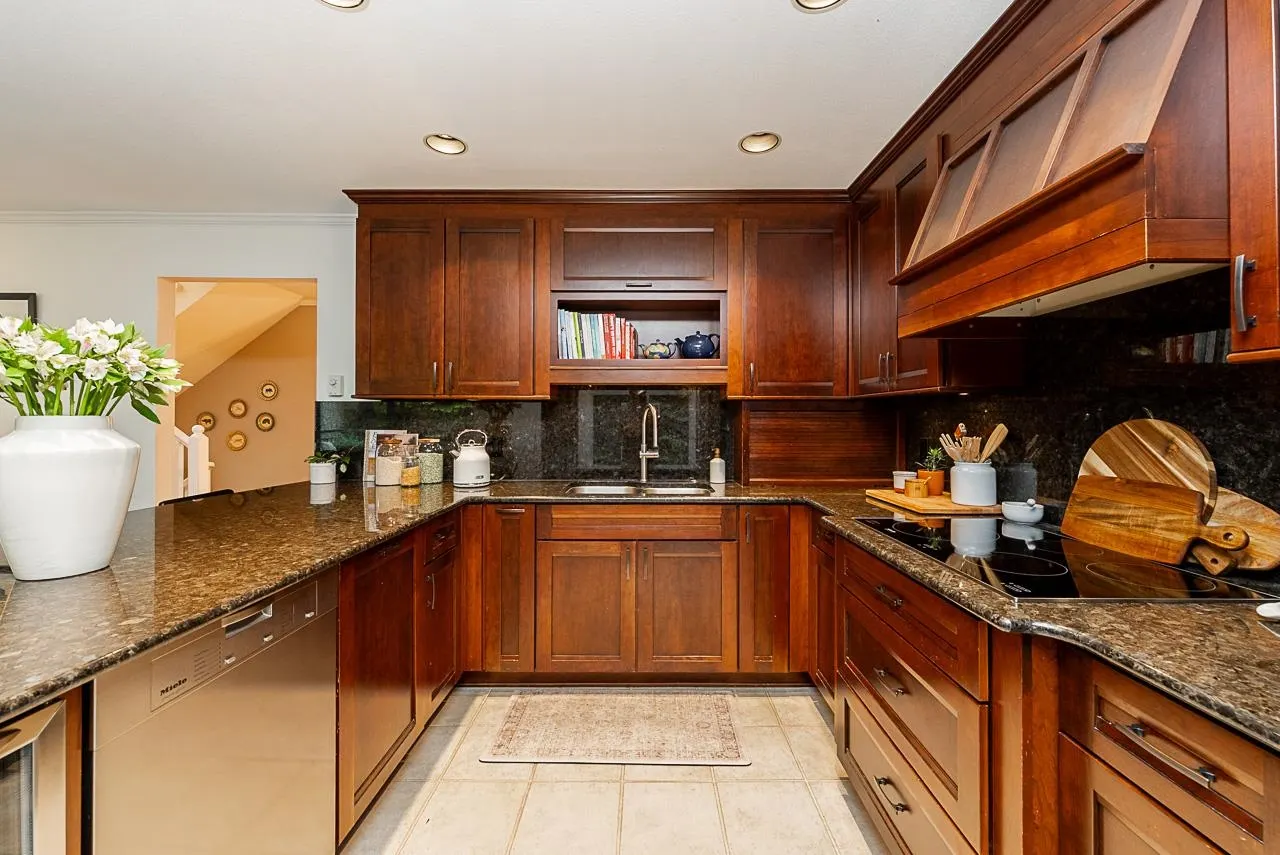 1174 Strathaven Drive