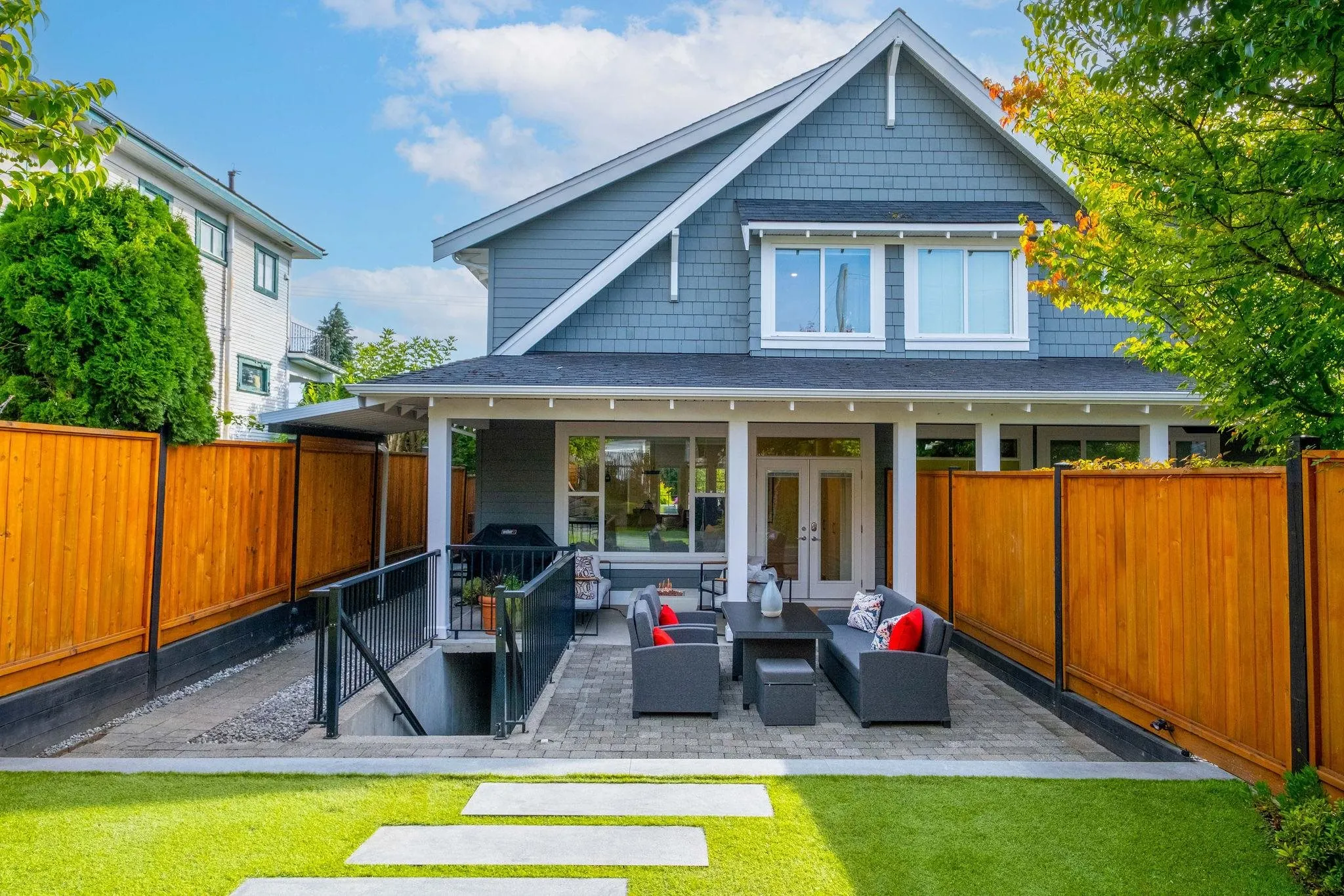 308 E 9th Street