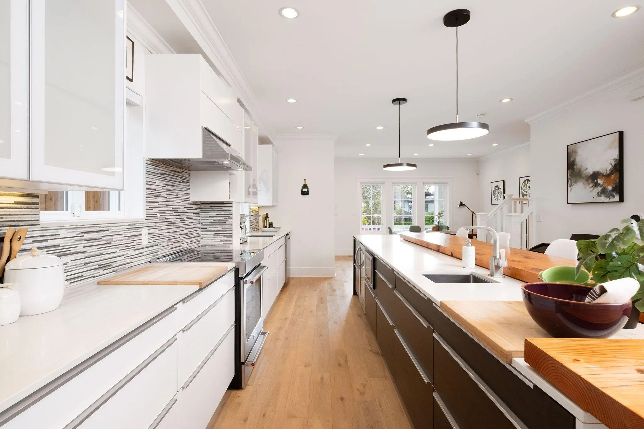 308 E 9th Street