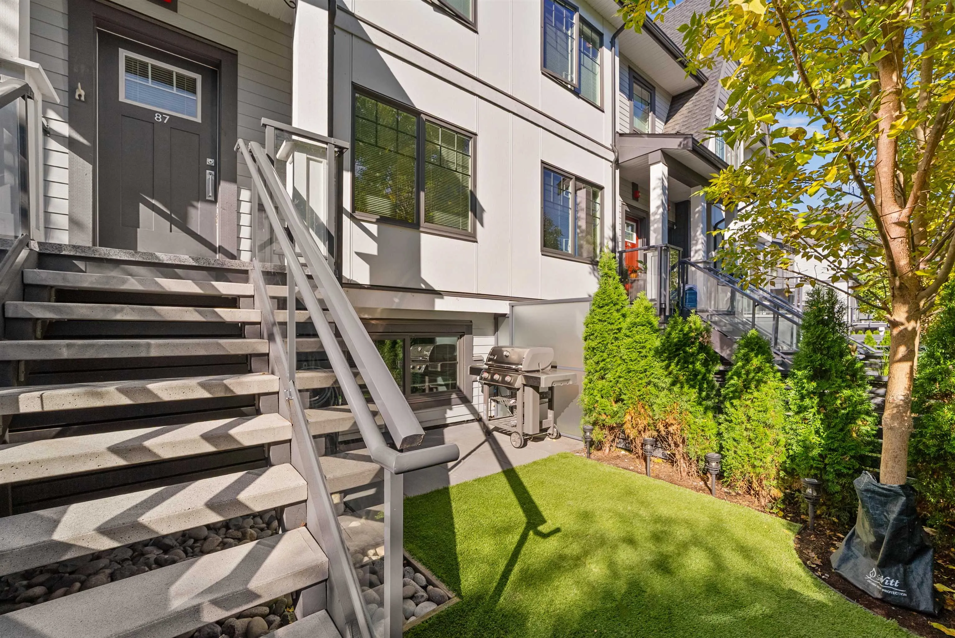 87 19451 Sutton Avenue