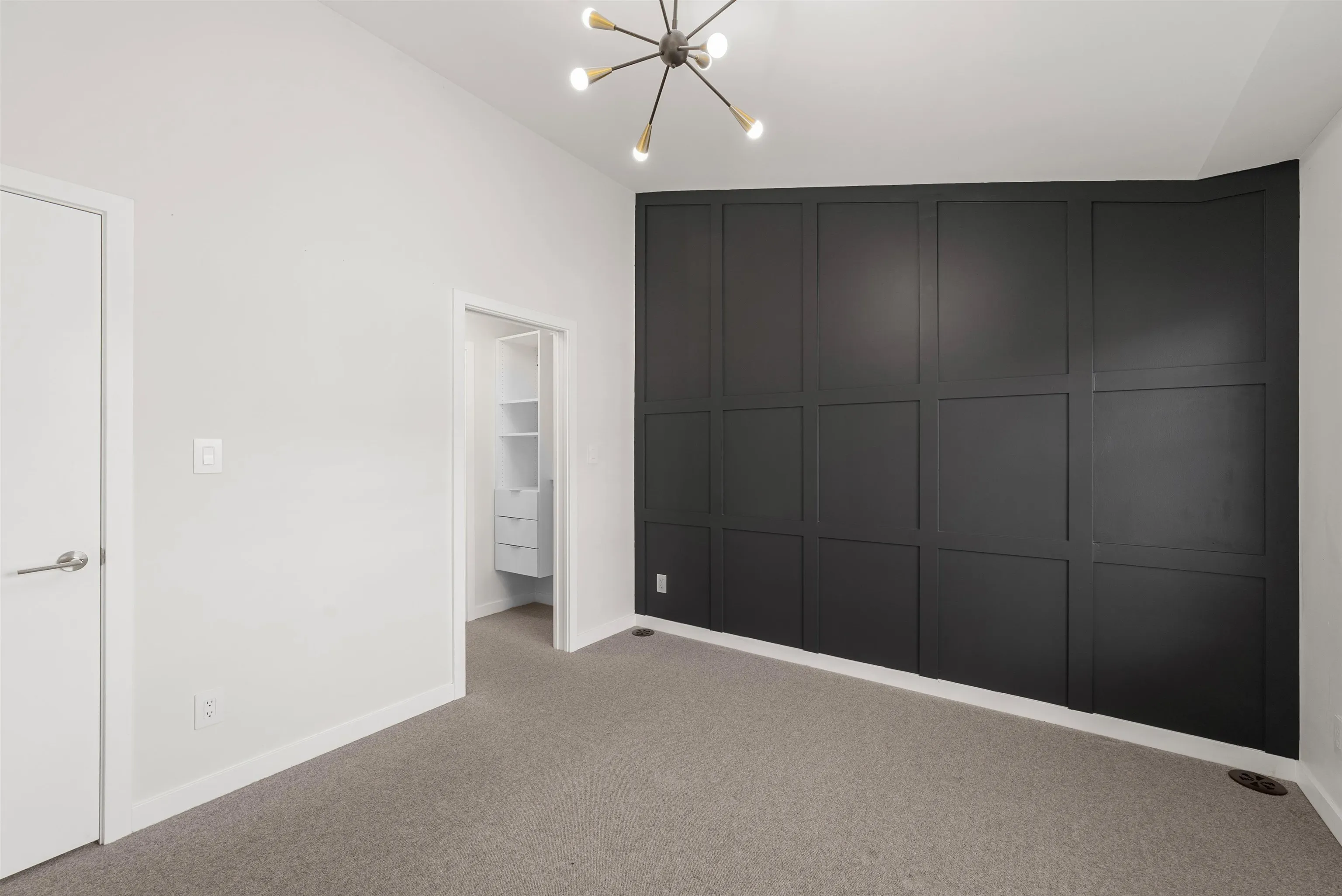 87 19451 Sutton Avenue