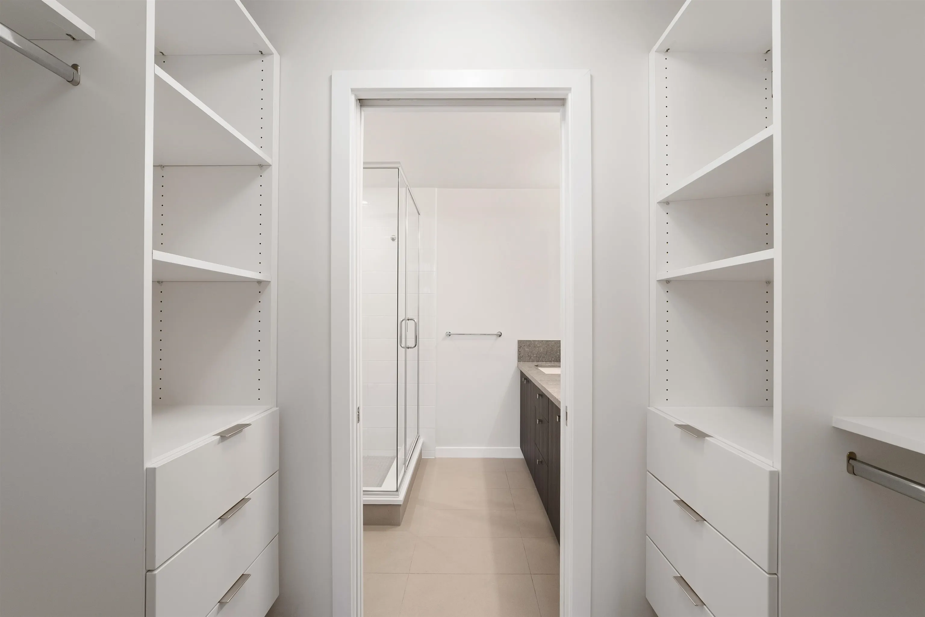 87 19451 Sutton Avenue