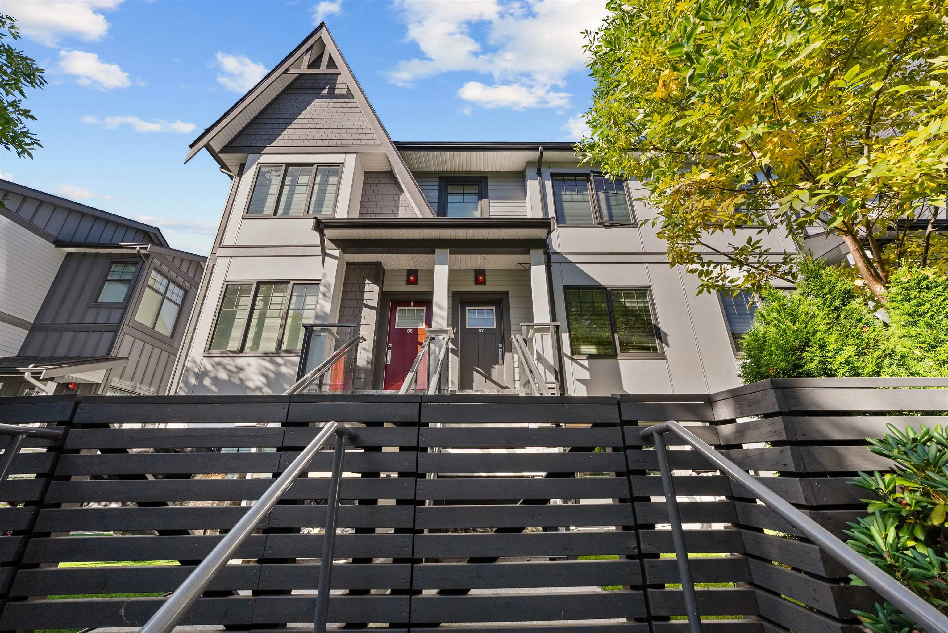 87 19451 Sutton Avenue
