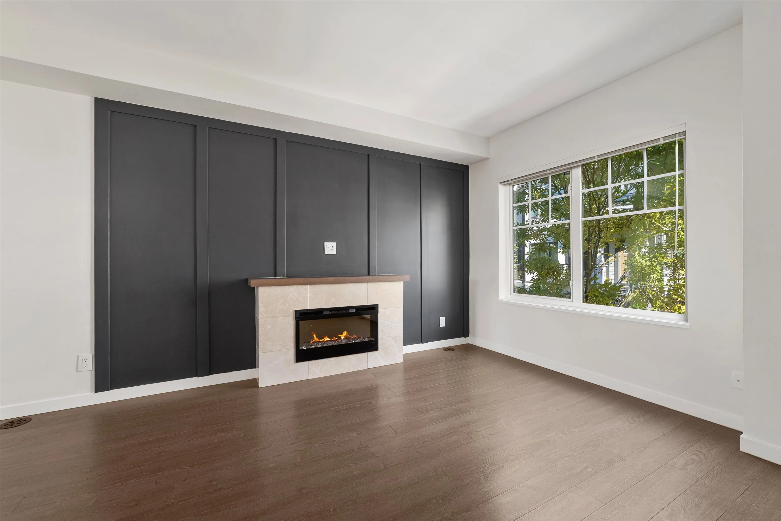 87 19451 Sutton Avenue