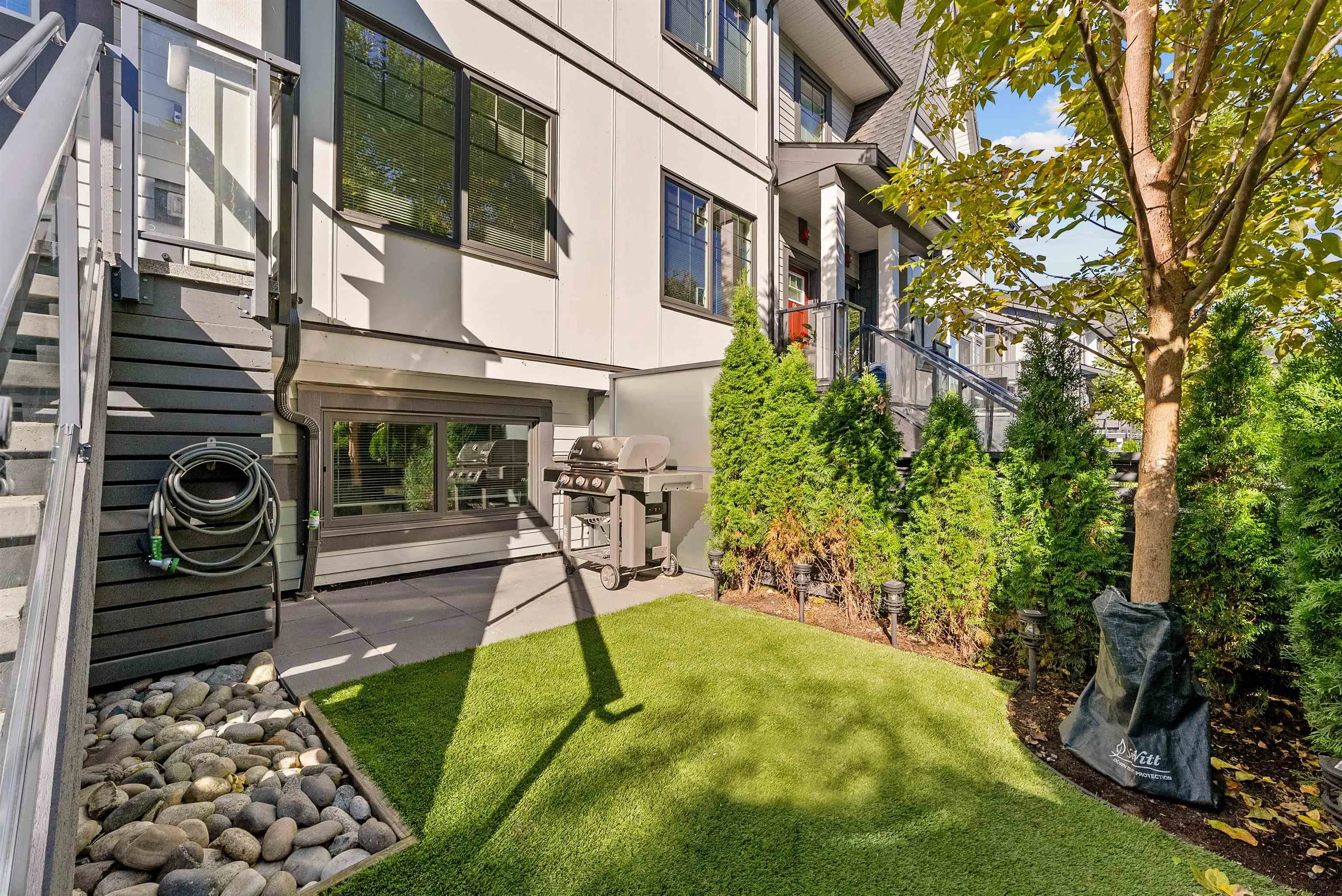 87 19451 Sutton Avenue