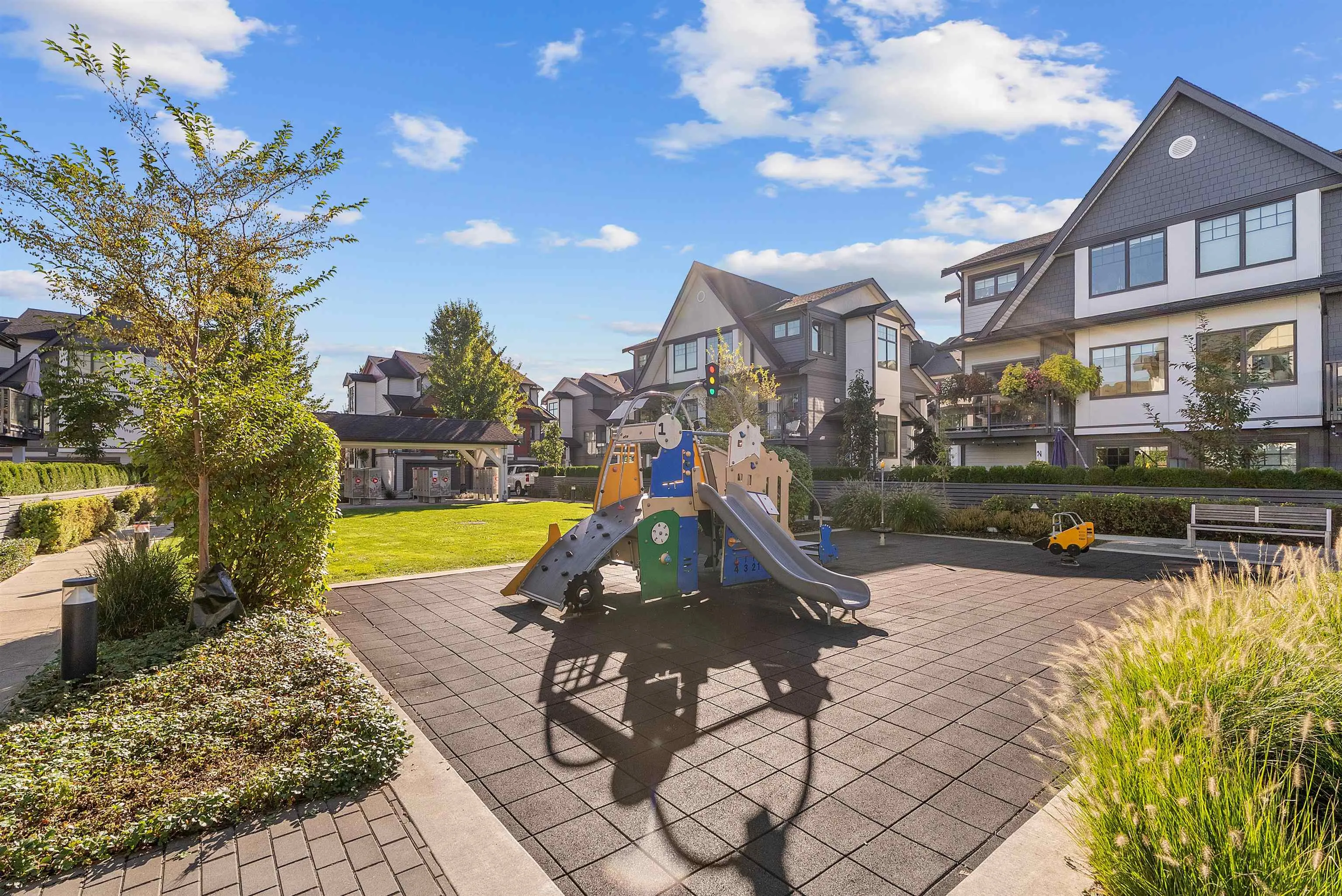 87 19451 Sutton Avenue