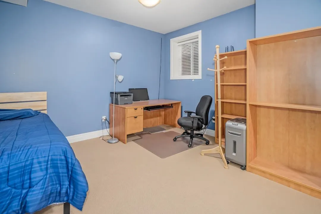 35588 Angus Crescent
