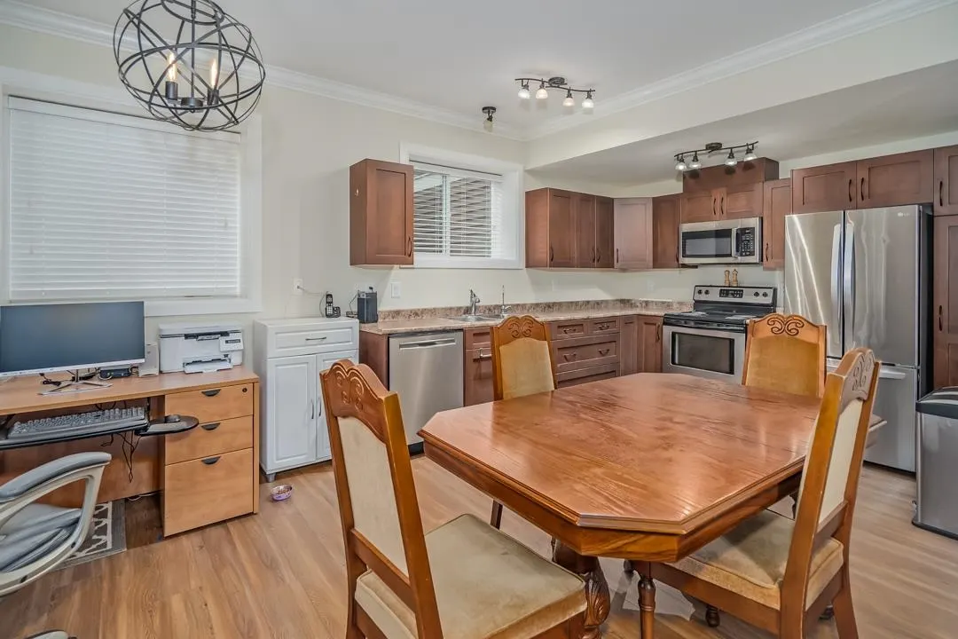 35588 Angus Crescent
