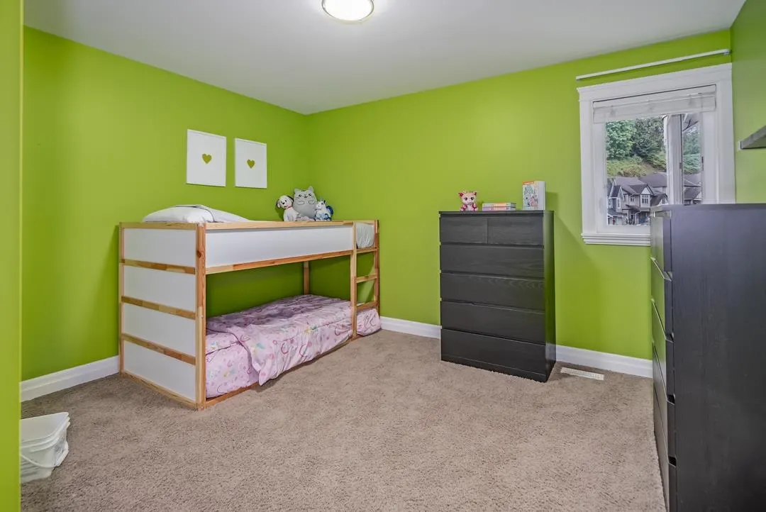 35588 Angus Crescent