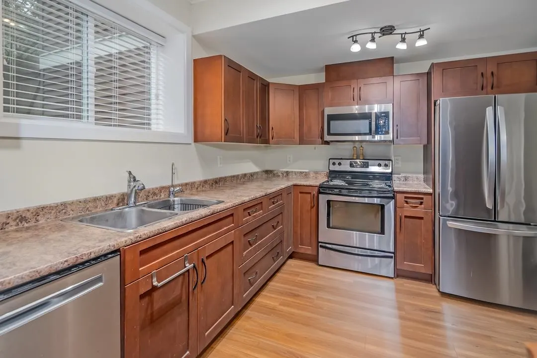 35588 Angus Crescent