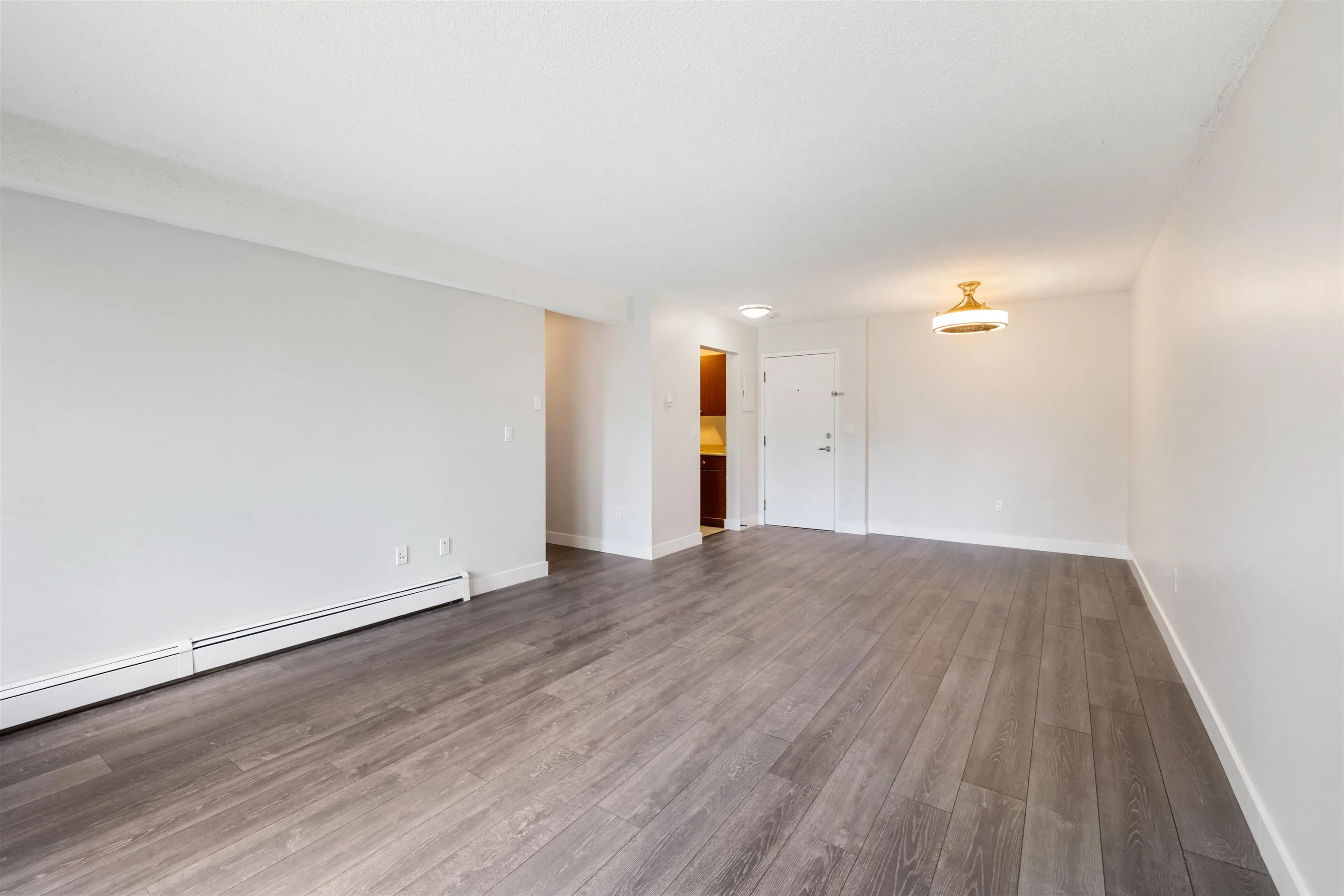 4 5664 200 Street