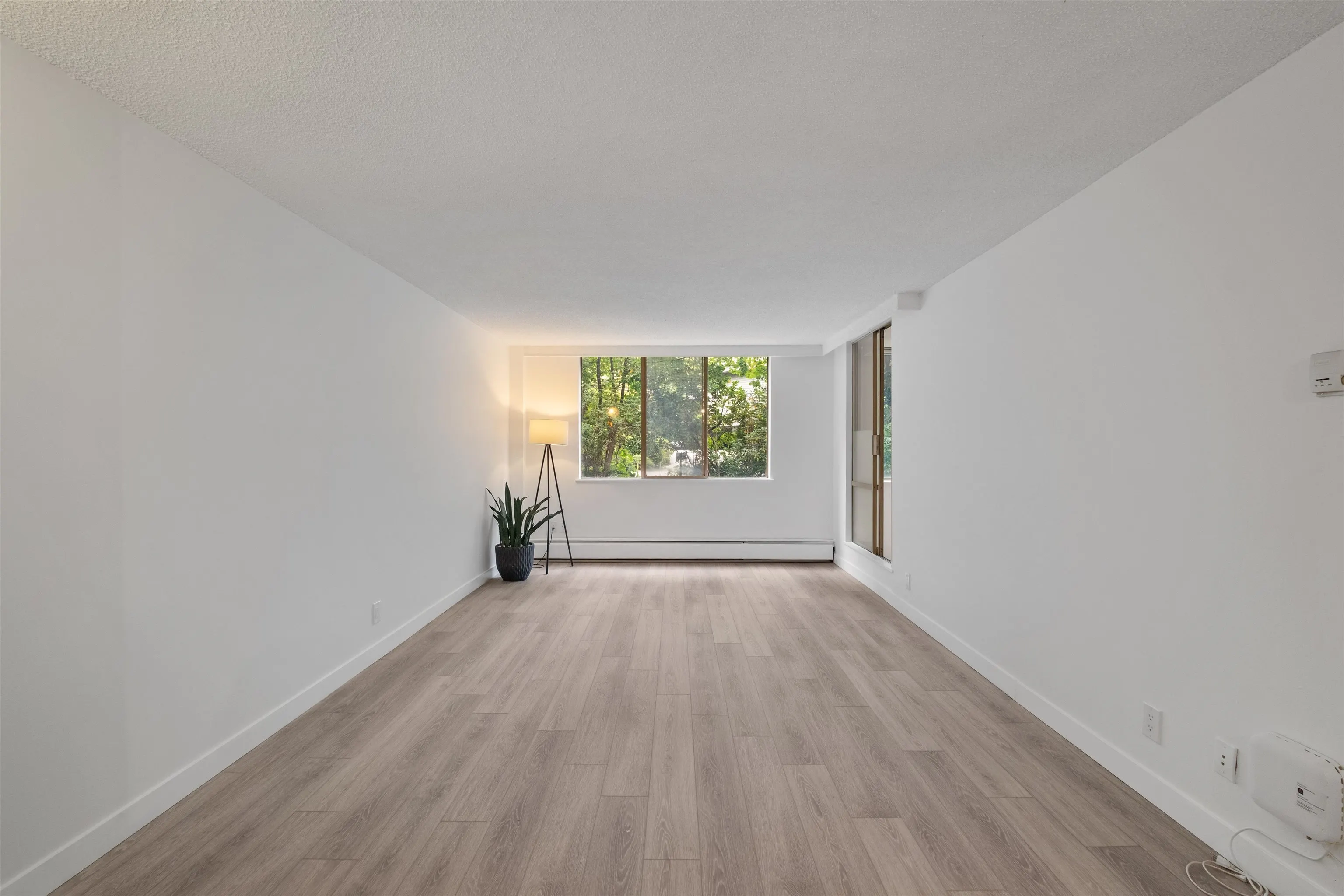 201 2012 Fullerton Avenue