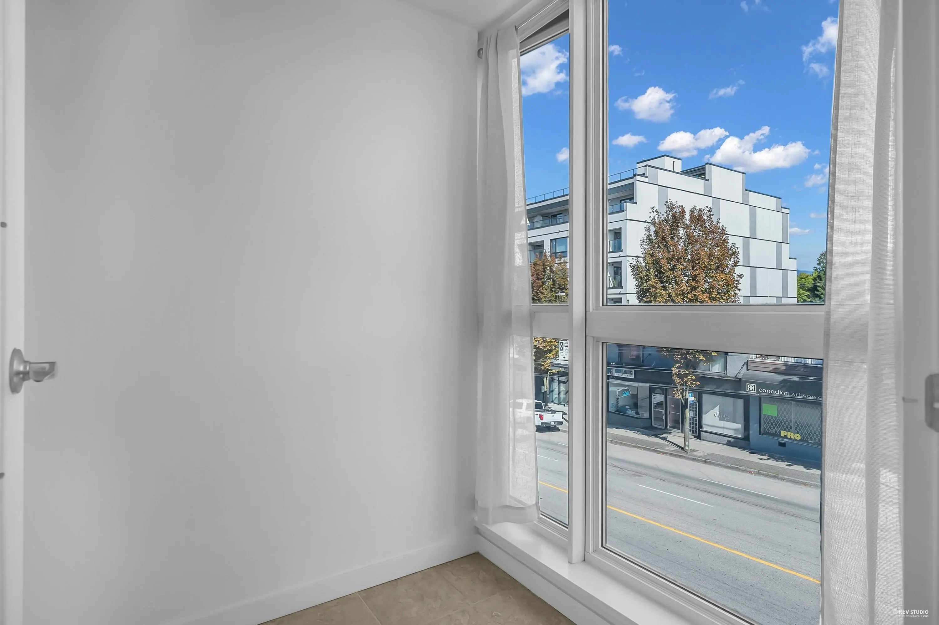 309 2636 E Hastings Street