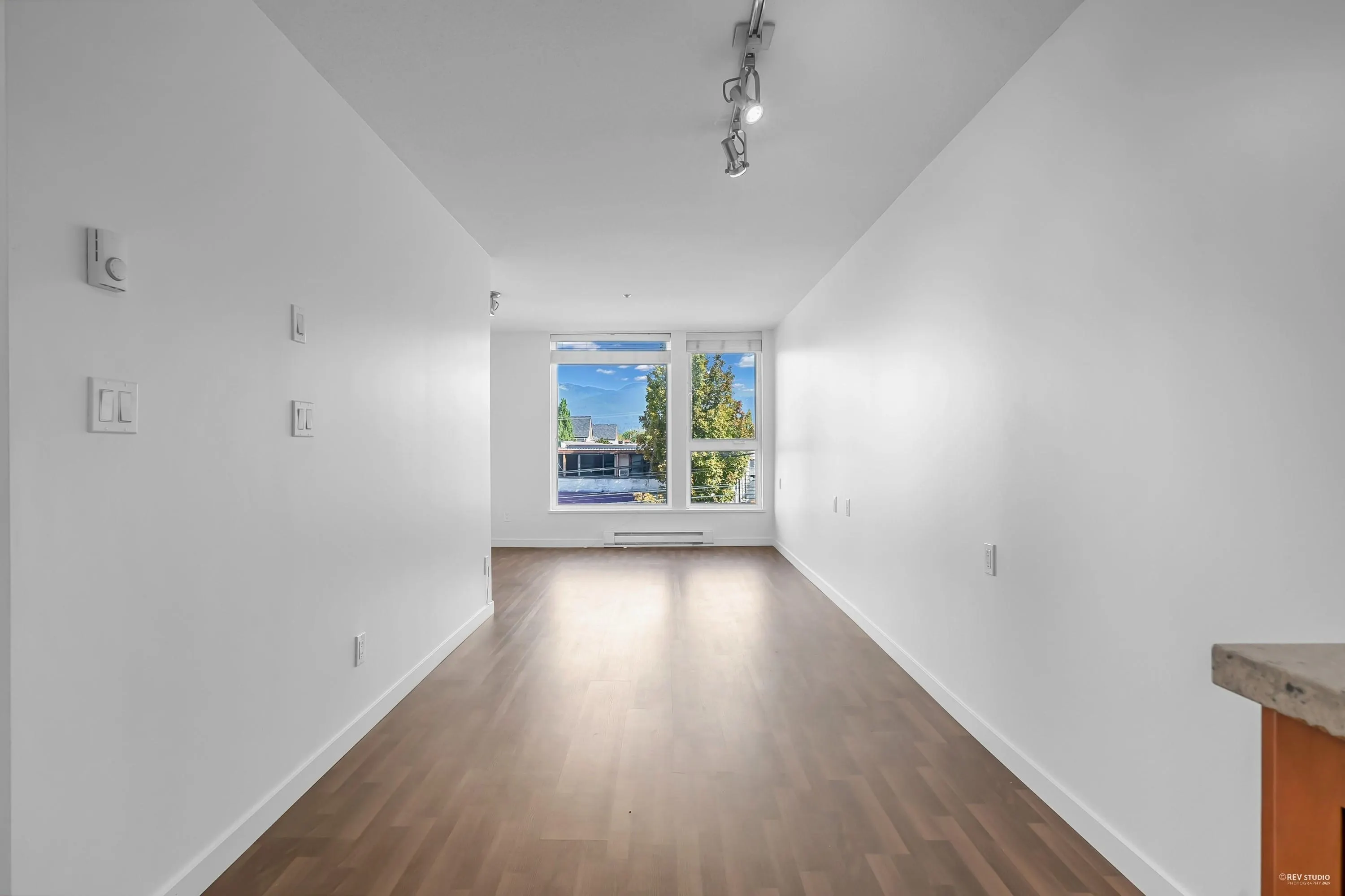 309 2636 E Hastings Street