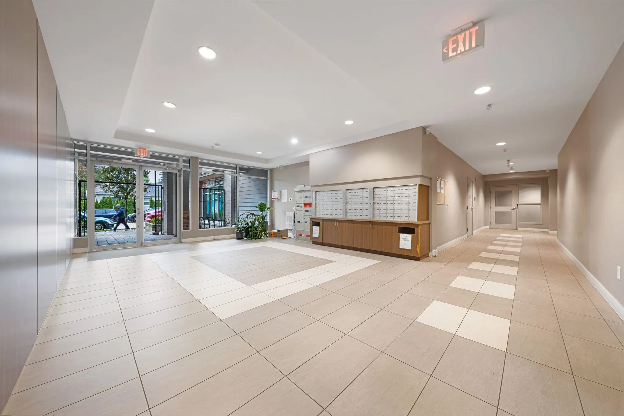 213 85 Eighth Avenue